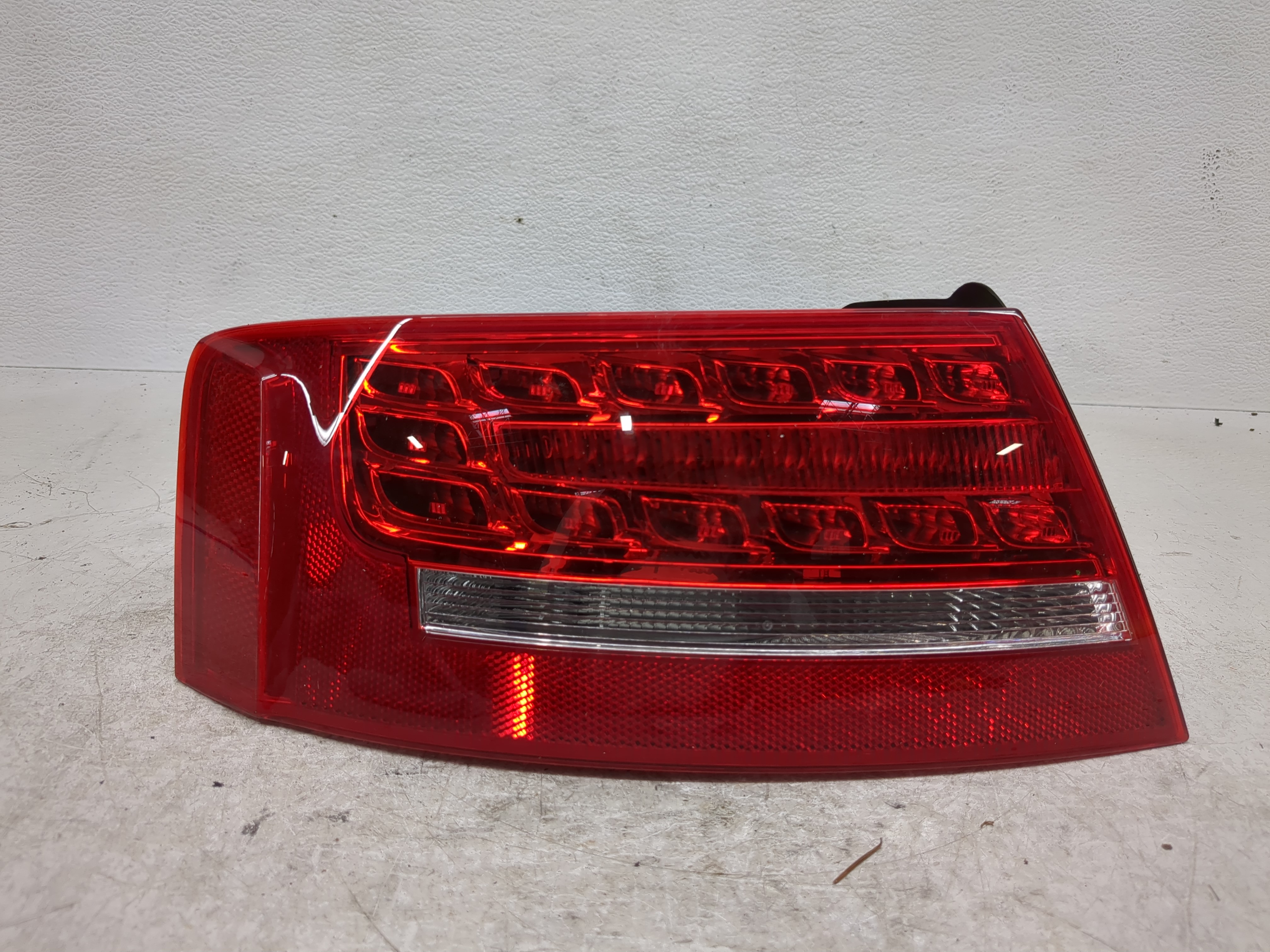 Picture of 2008-2012 Audi A5 Driver Left Side Tail Light Taillight Oem 1196458