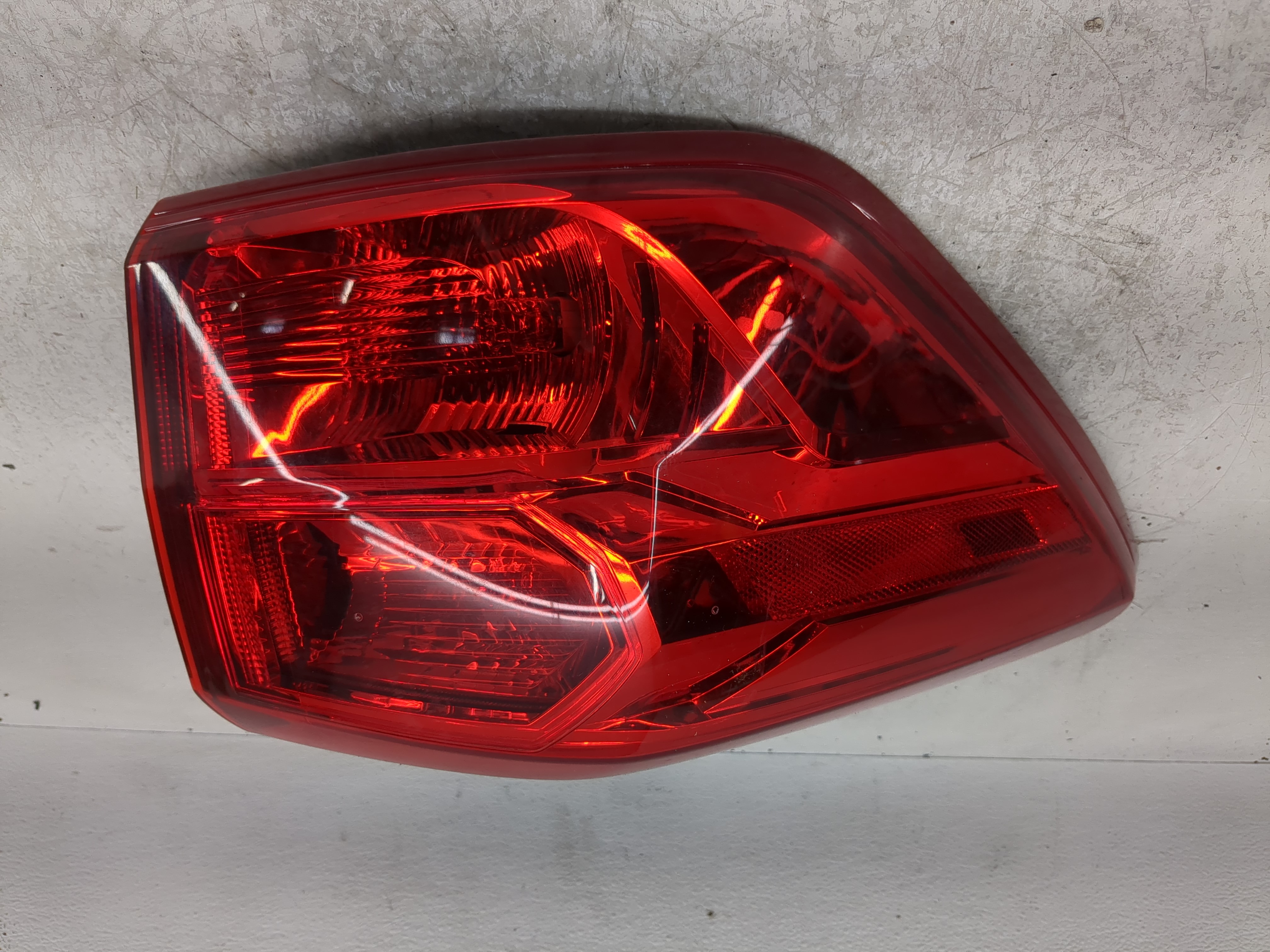 2017-2020 Nissan Pathfinder Driver Left Side Tail Light Taillight Oem 1196459 - Oemusedautoparts1.com