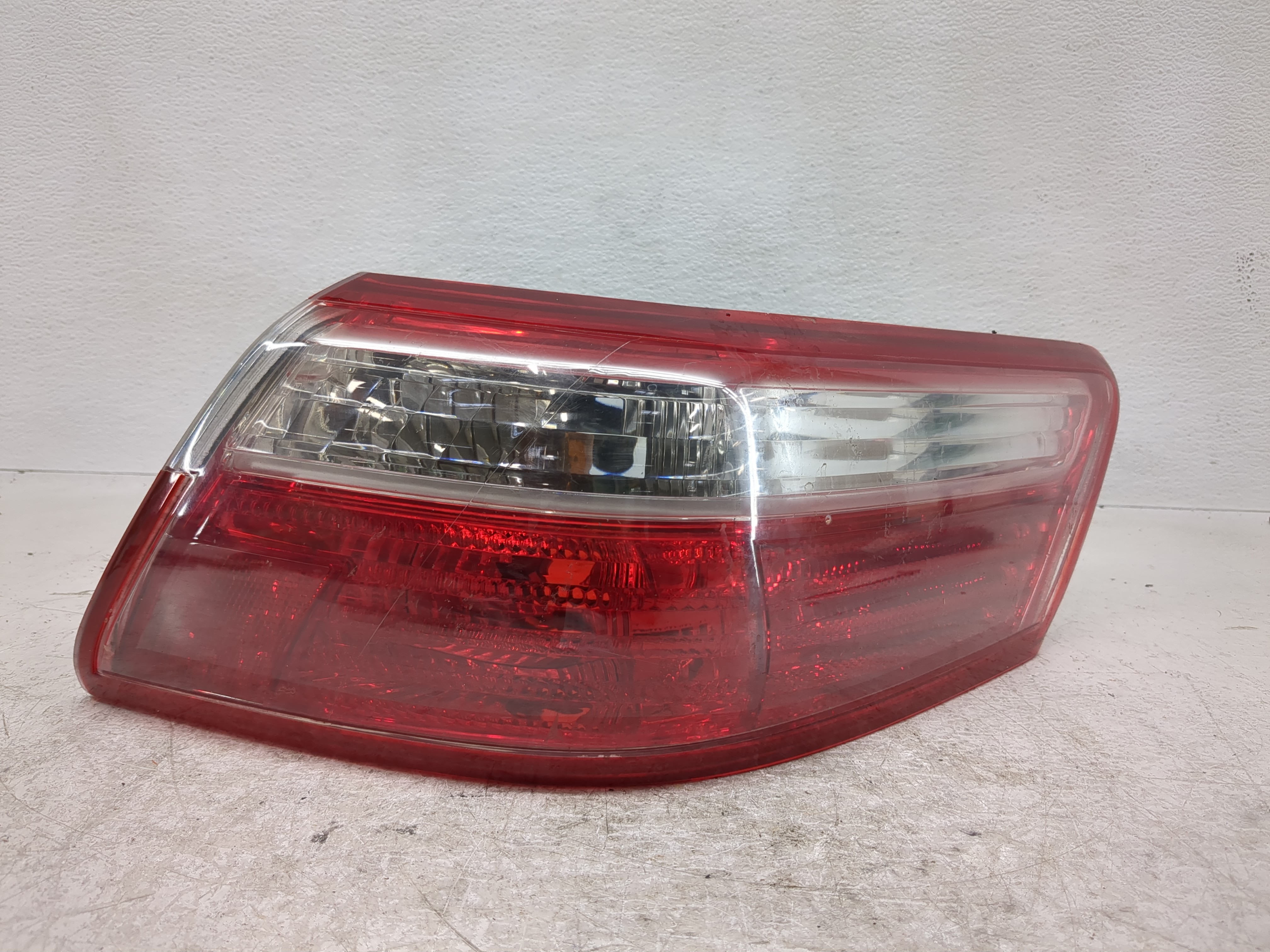 Picture of 2007-2009 Toyota Camry Passenger Right Side Tail Light Taillight Oem 1196463
