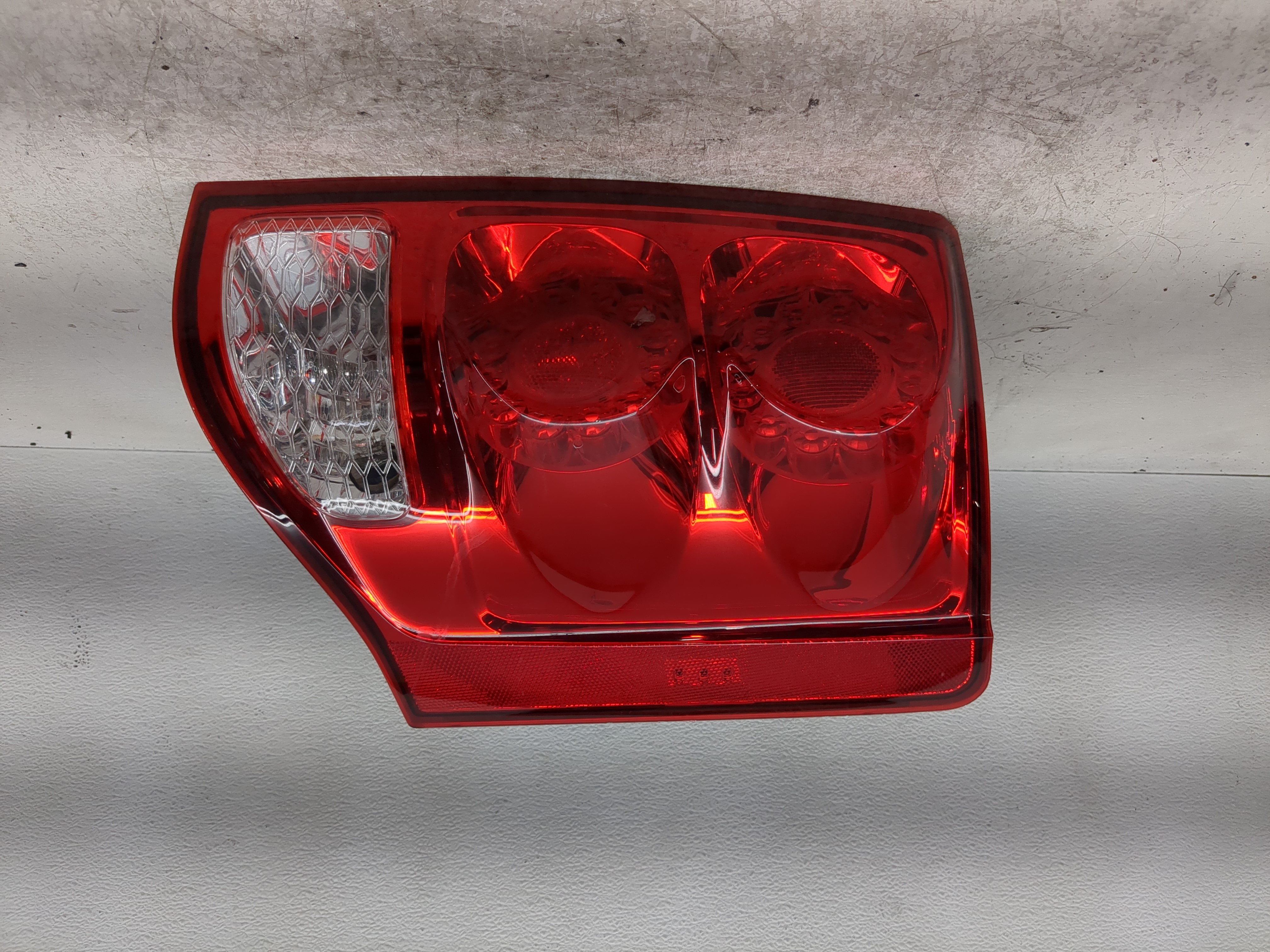 Picture of Dodge Caravan Passenger Right Side Tail Light Taillight Oem 1196469
