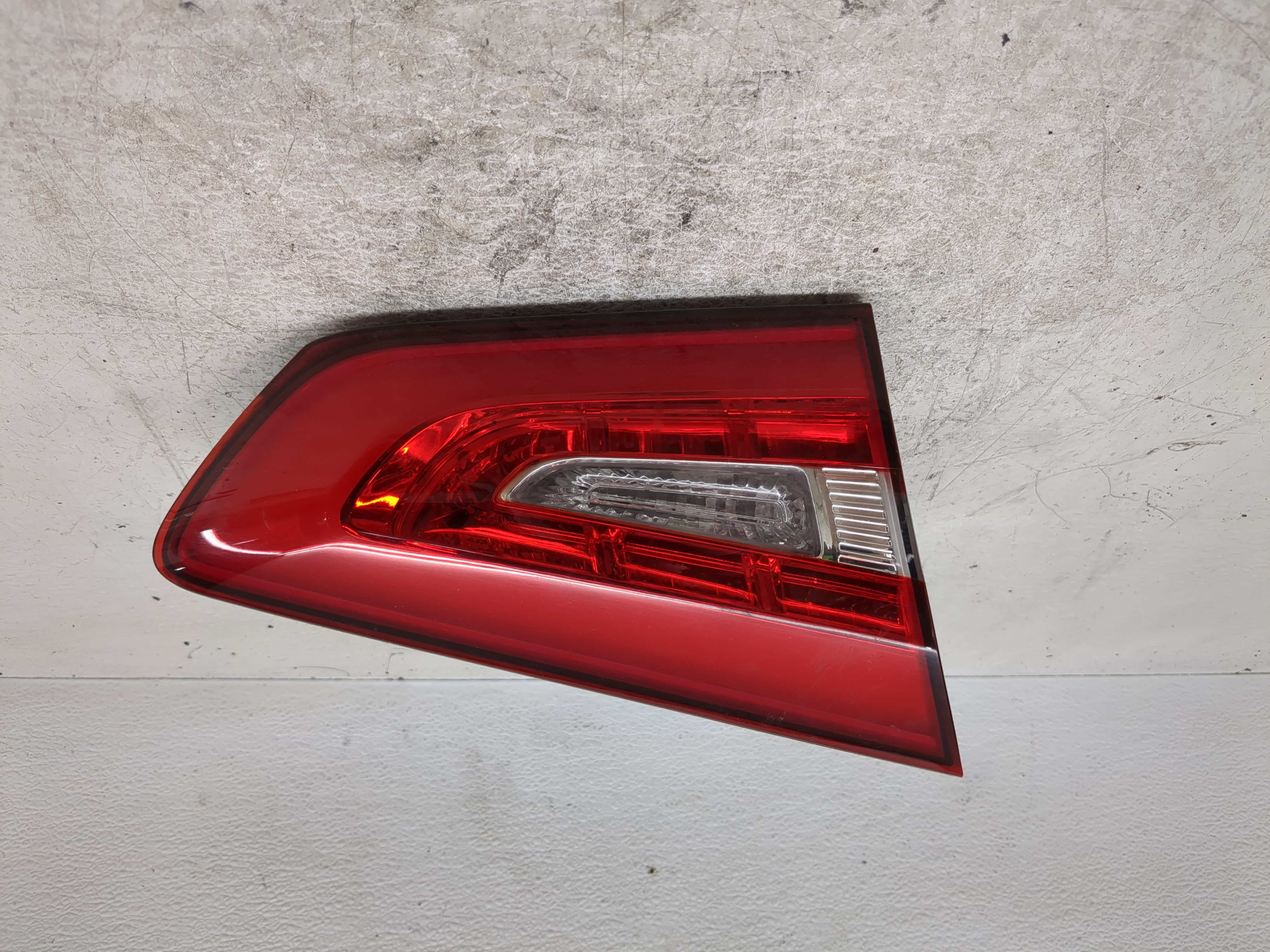 Picture of 2014-2016 Kia Cadenza Driver Left Side Tail Light Taillight Oem 1196471