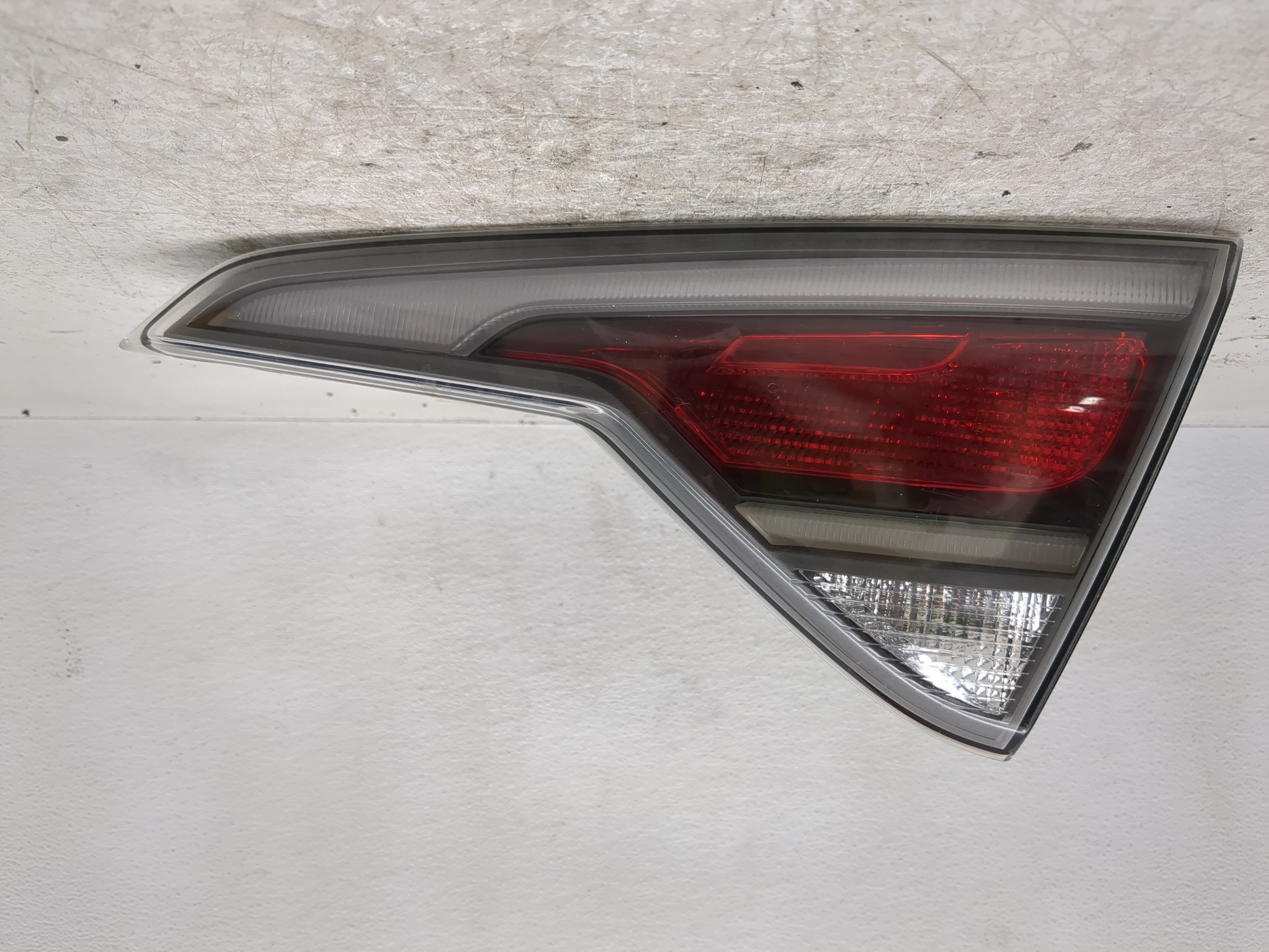 Picture of 2016-2017 Hyundai Sonata Passenger Right Side Tail Light Taillight Oem 1196472