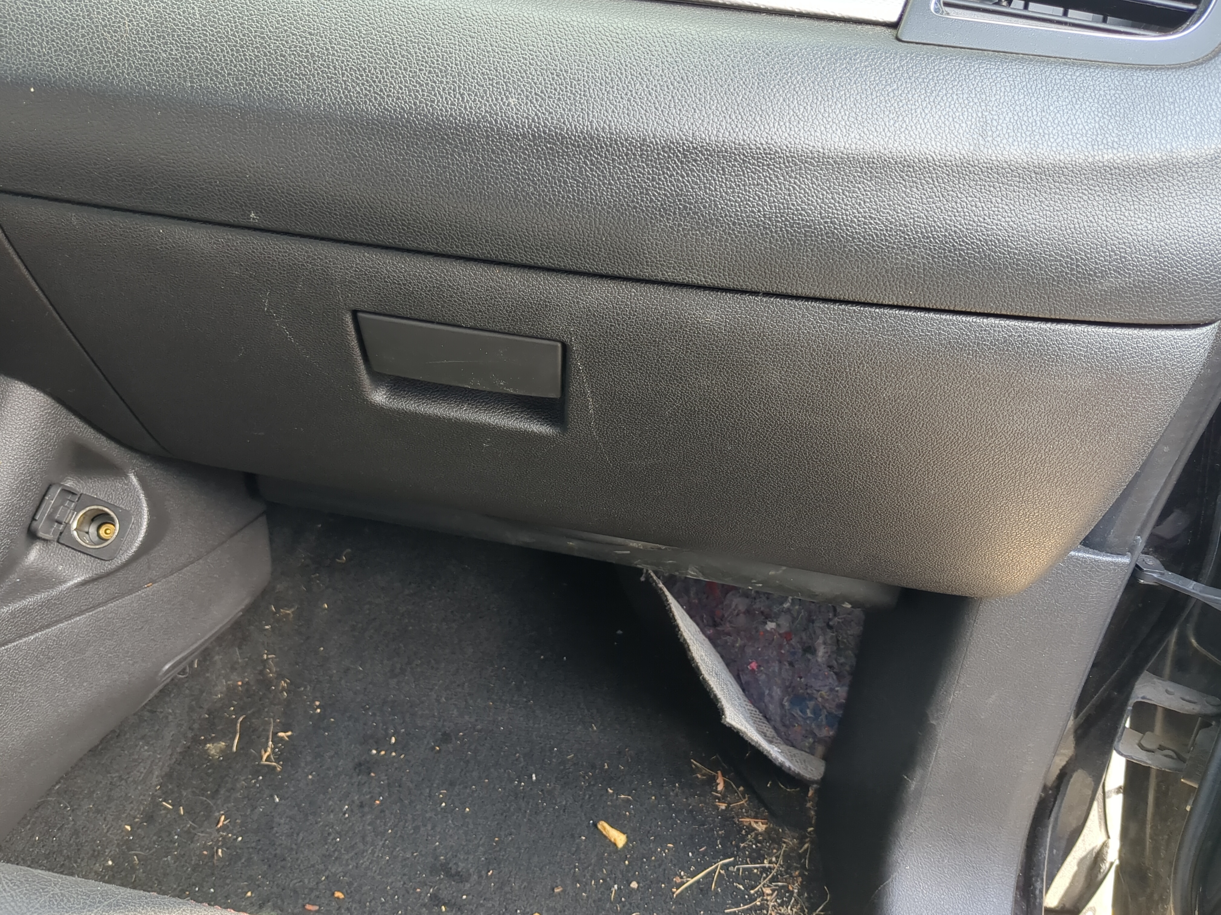 2013 Ford Edge Passenger Glove Box Door Storage Compartment 1196635 - Oemusedautoparts1.com