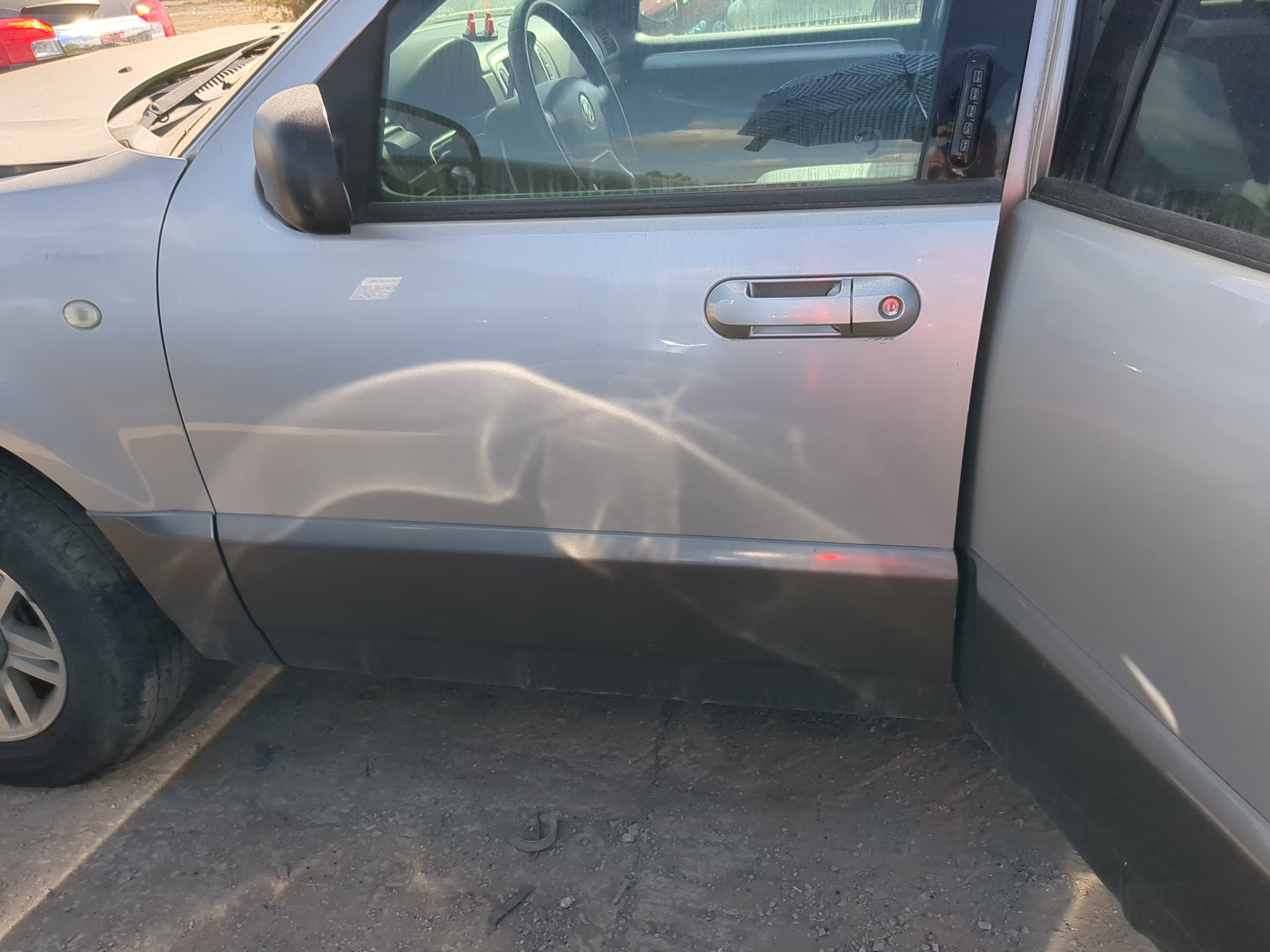 2002-2005 Mercury Mountaineer Driver Front Door Oem 1196774 - Oemusedautoparts1.com