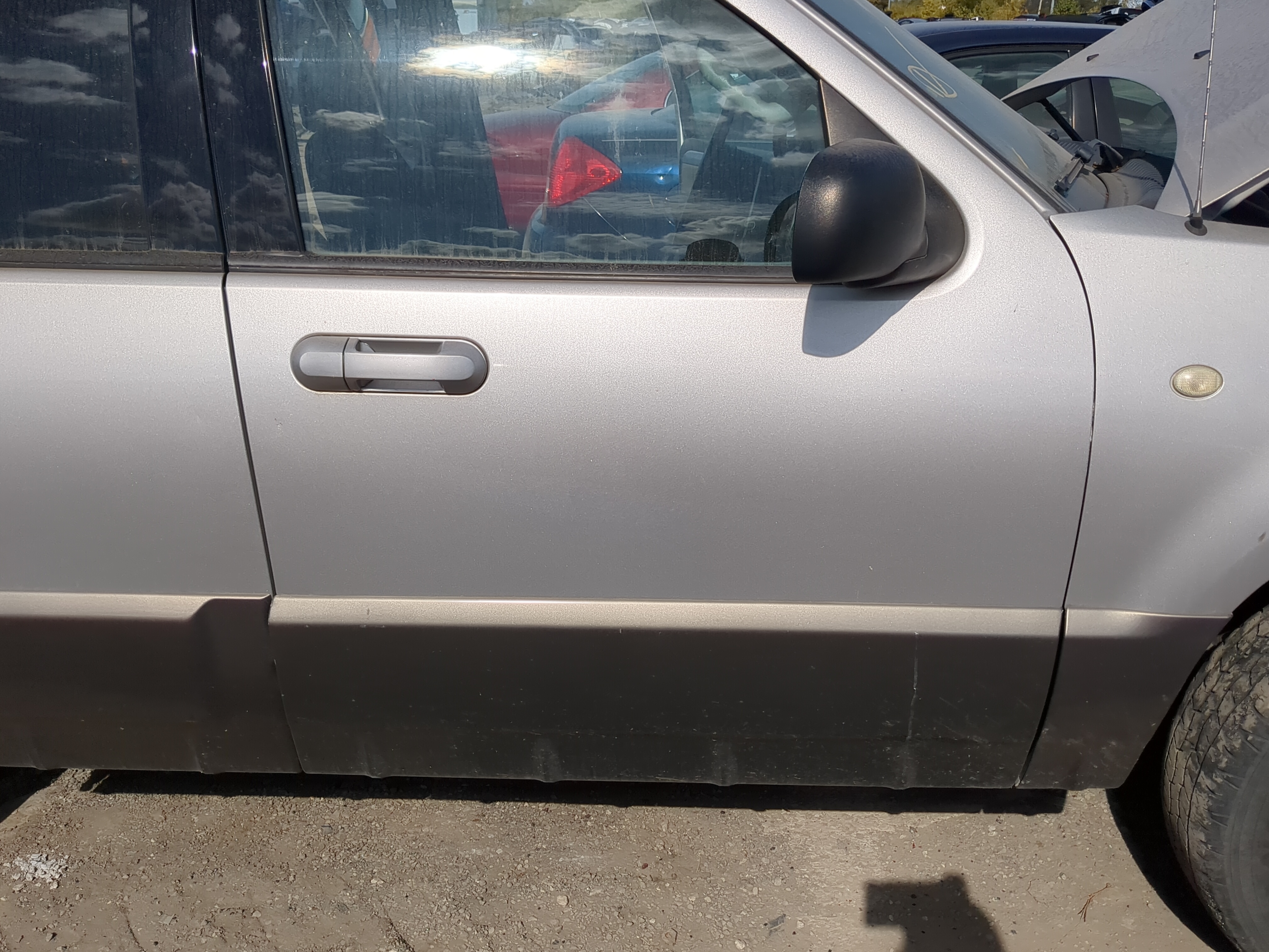 2002-2005 Mercury Mountaineer Passenger Front Door Oem 1196775 - Oemusedautoparts1.com