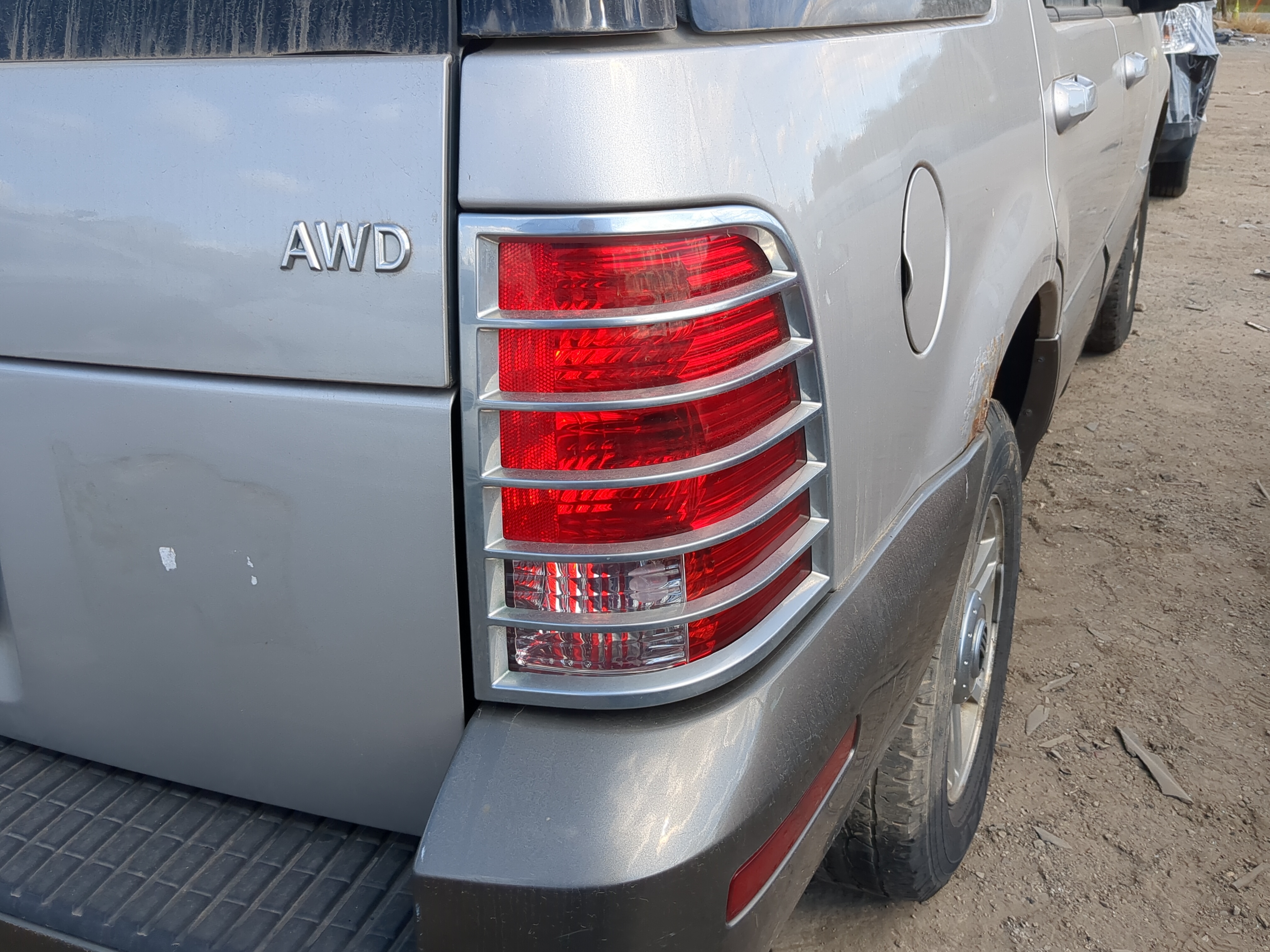 Picture of Tail Lights 2004 MERCURY MOUNTAINEER