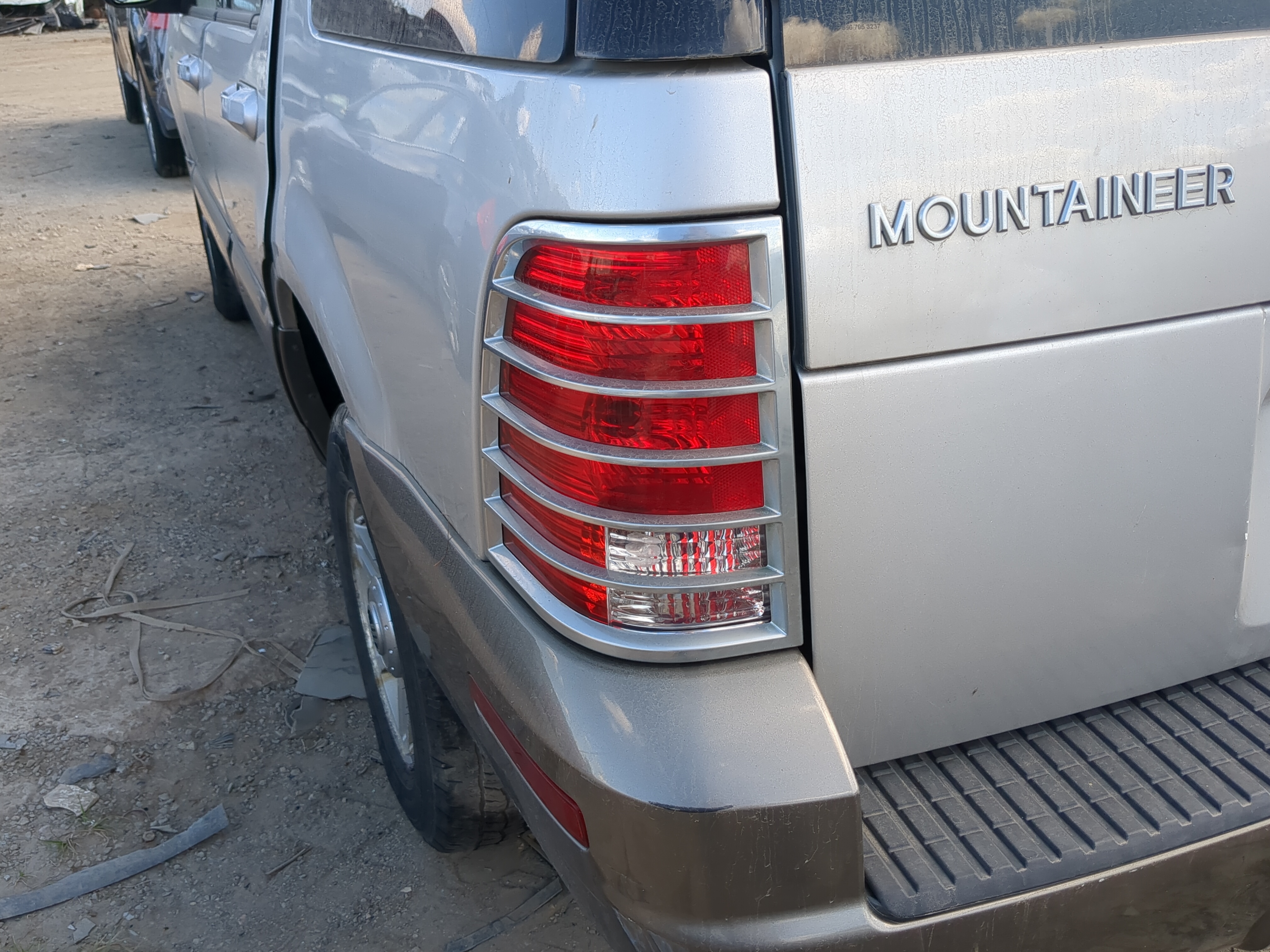 Picture of 2002-2005 Mercury Mountaineer Driver Left Side Tail Light Taillight Oem 1196792