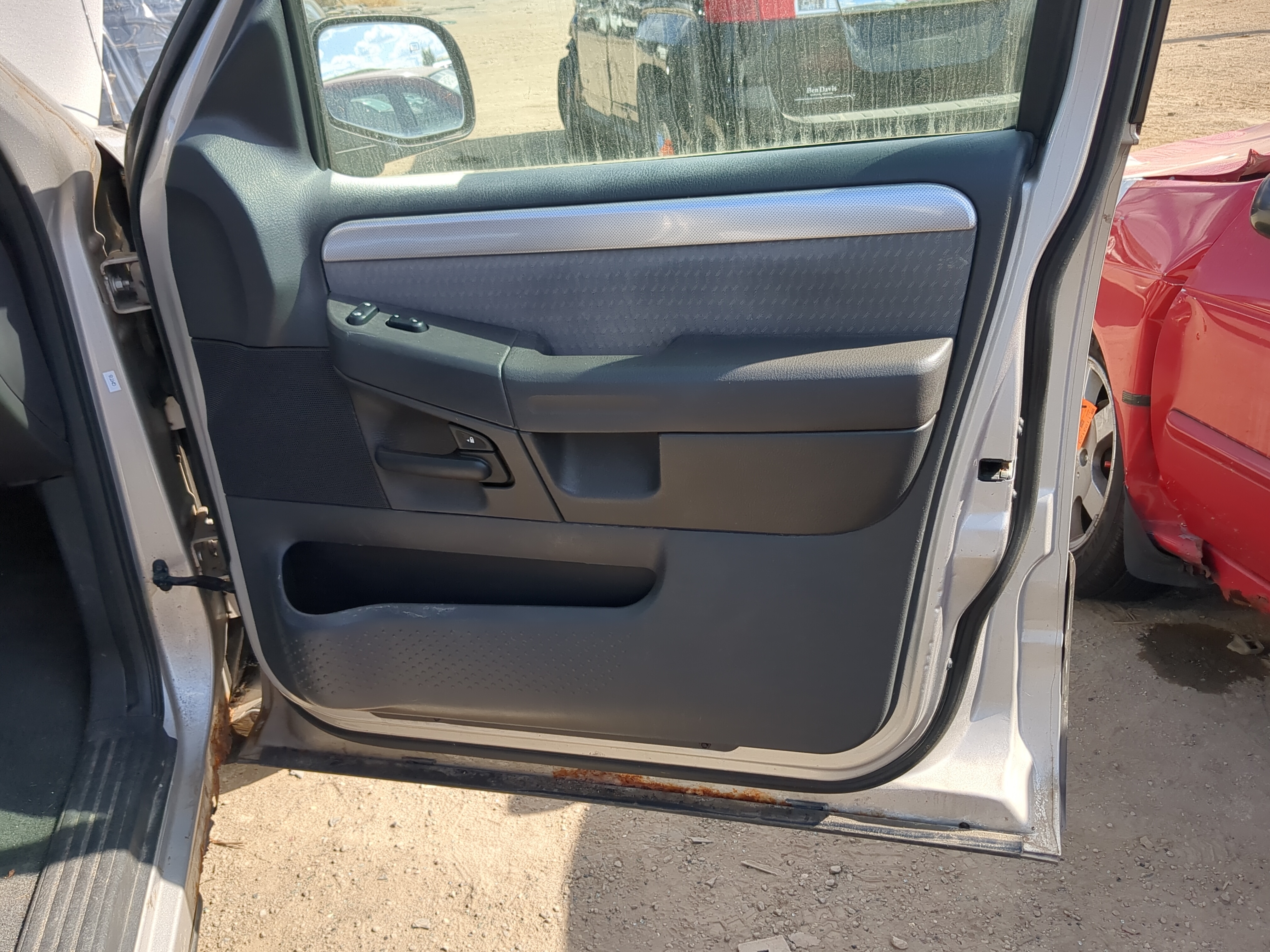 2004 Mercury Mountaineer Front Right Passenger Interior Door Panel Trim 1196826 - Oemusedautoparts1.com