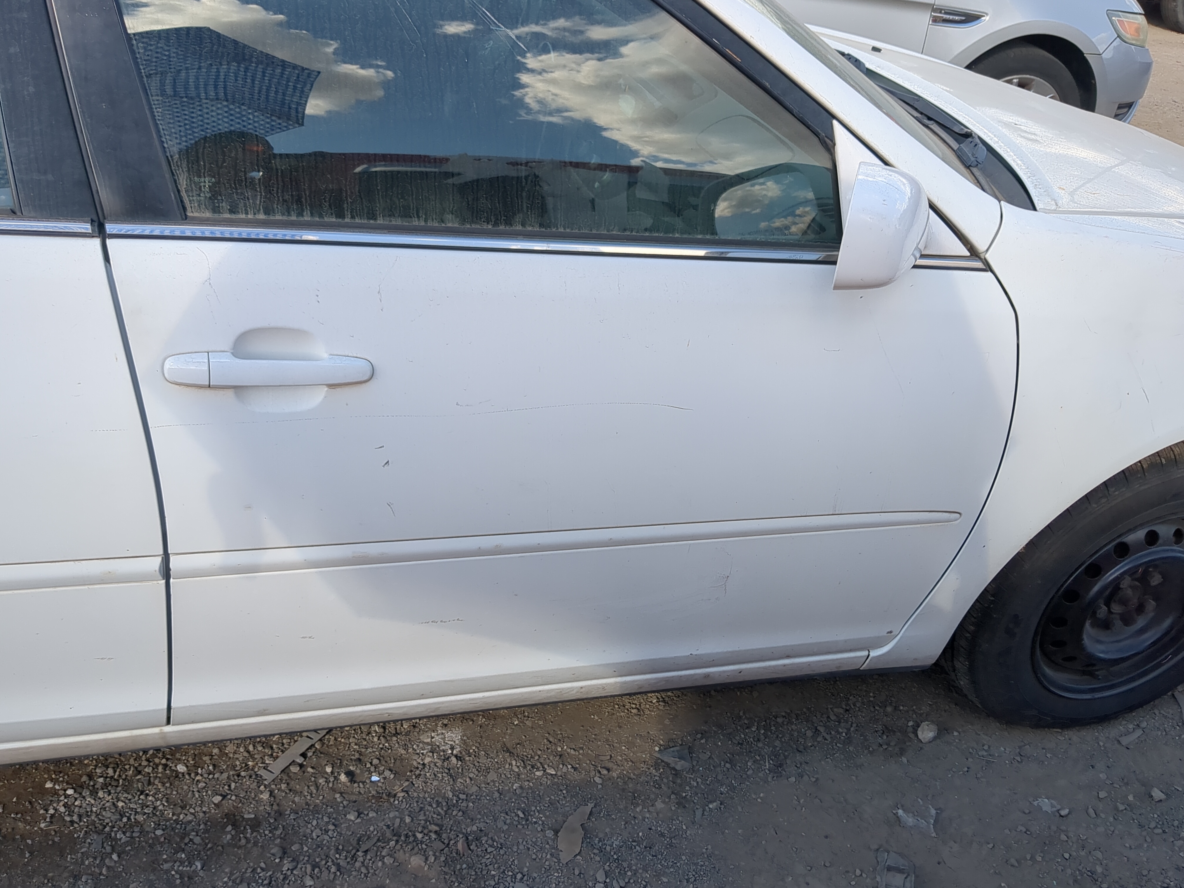 2002-2006 Toyota Camry Passenger Front Door Oem 1197042 - Oemusedautoparts1.com