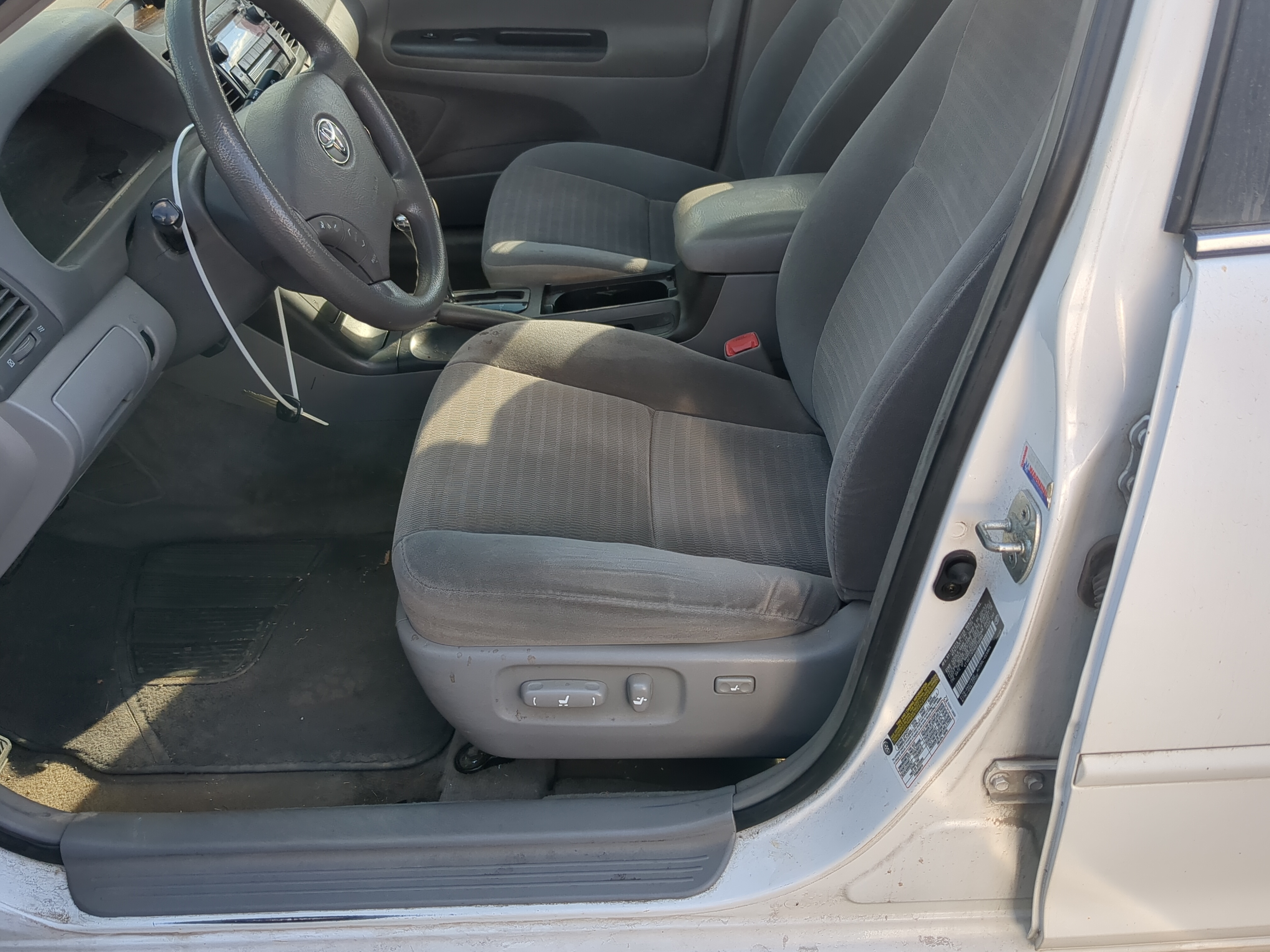2004-2006 Toyota Camry Driver Front Seat Oem 1197100 - Oemusedautoparts1.com