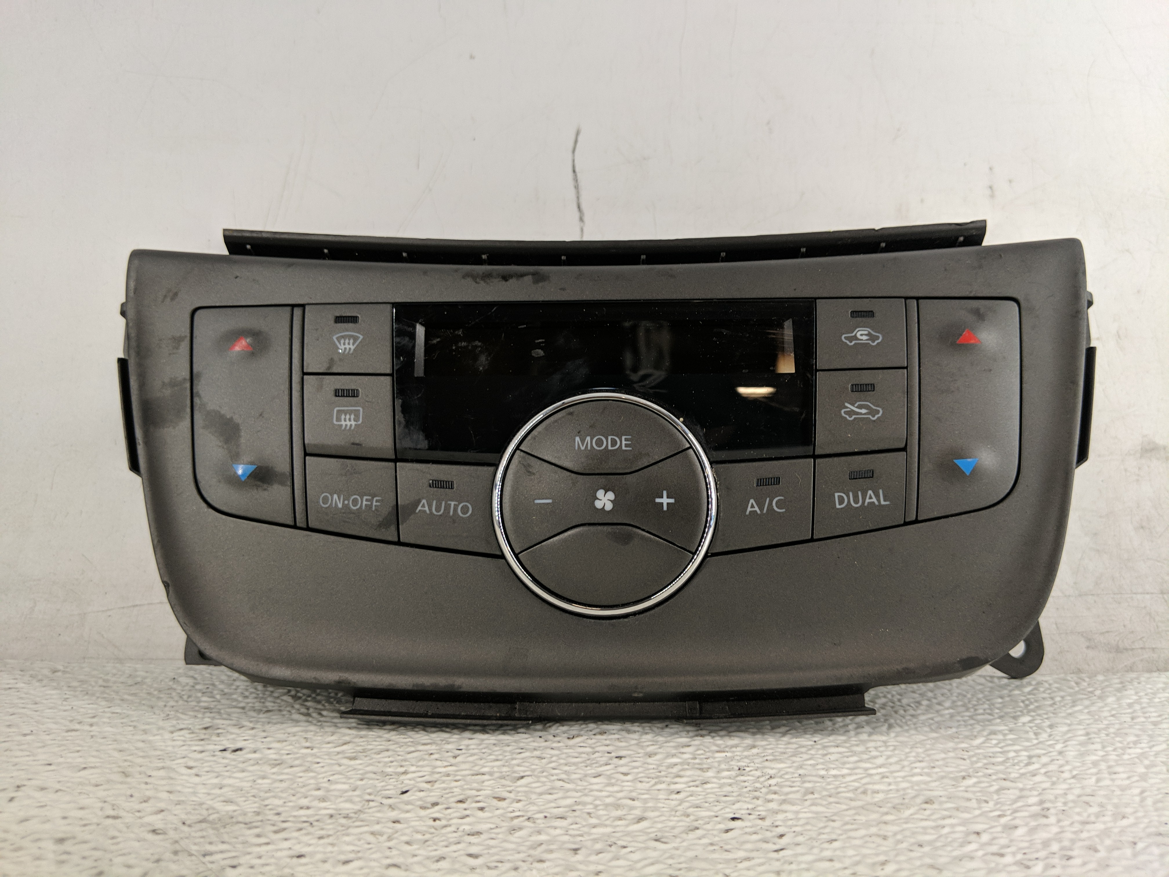 2013-2014 Nissan Sentra Ac Heater Roof Climate Control 275003sa2a 1197343 - Oemusedautoparts1.com