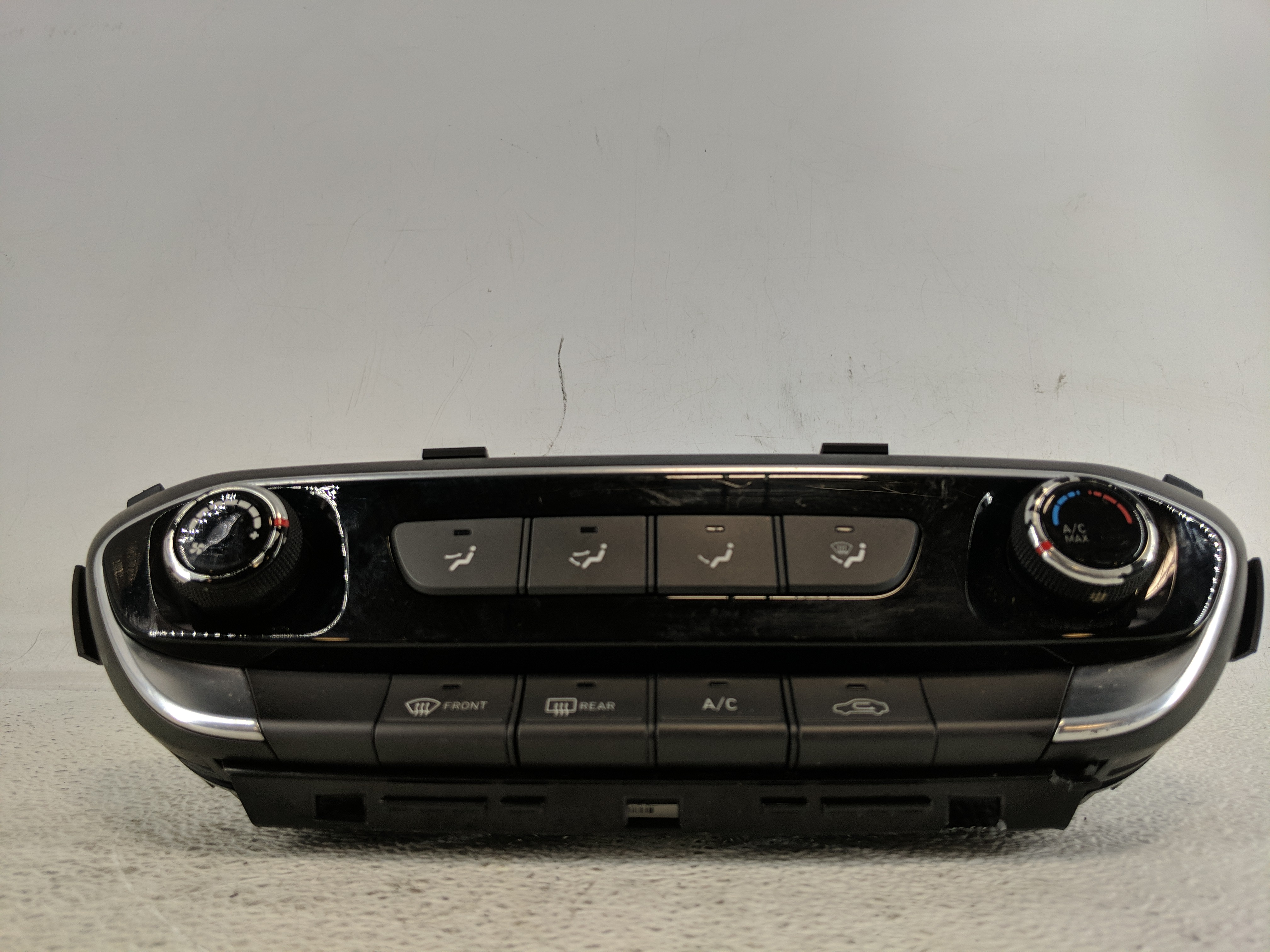 2019-2020 Hyundai Elantra Ac Heater Roof Climate Control 97250-g3080 1197348 - Oemusedautoparts1.com