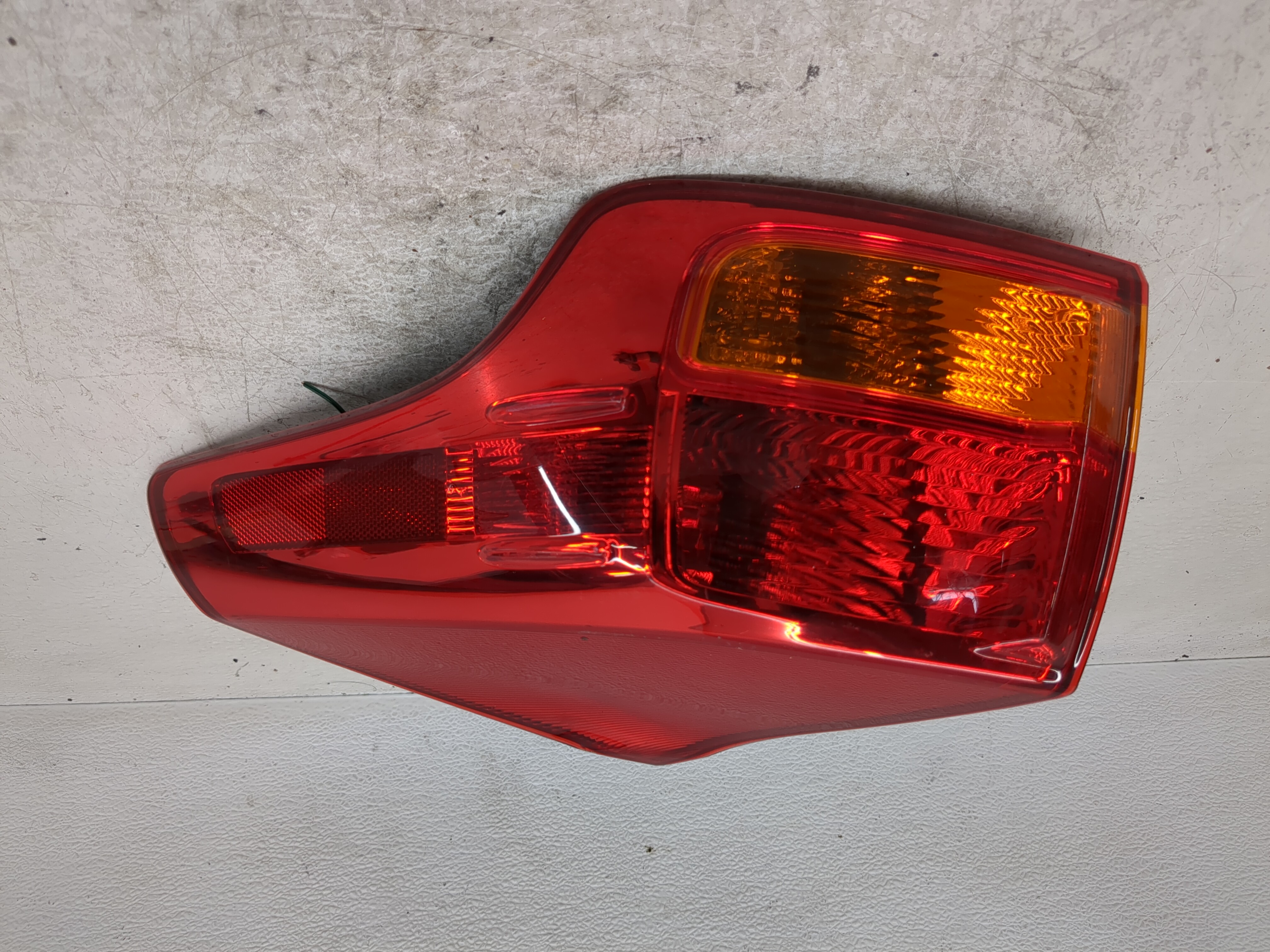 Picture of 2013-2015 Toyota Rav4 Passenger Right Side Tail Light Taillight Oem 1197360
