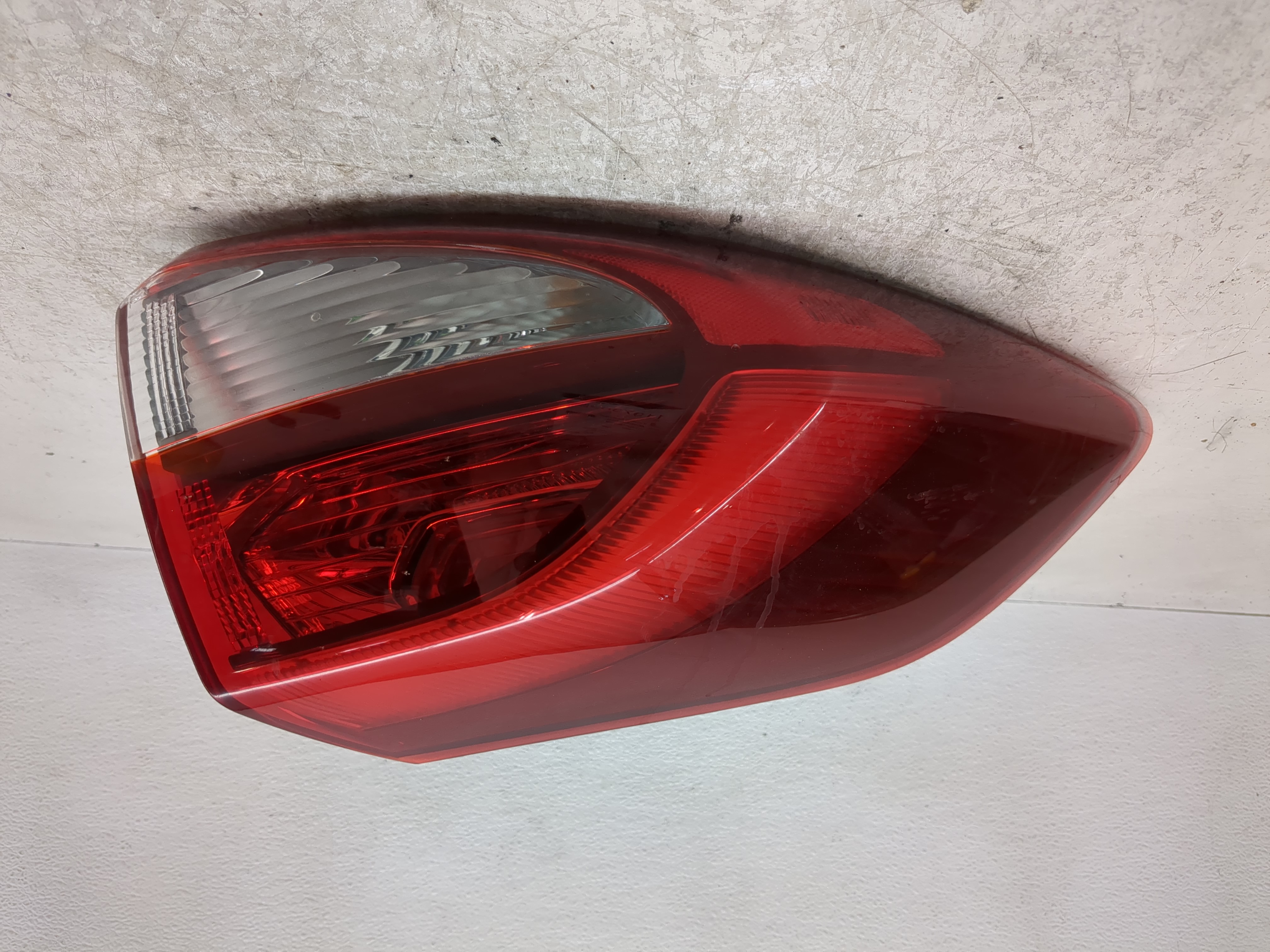 Picture of 2016-2018 Hyundai Tucson Driver Left Side Tail Light Taillight Oem 1197363