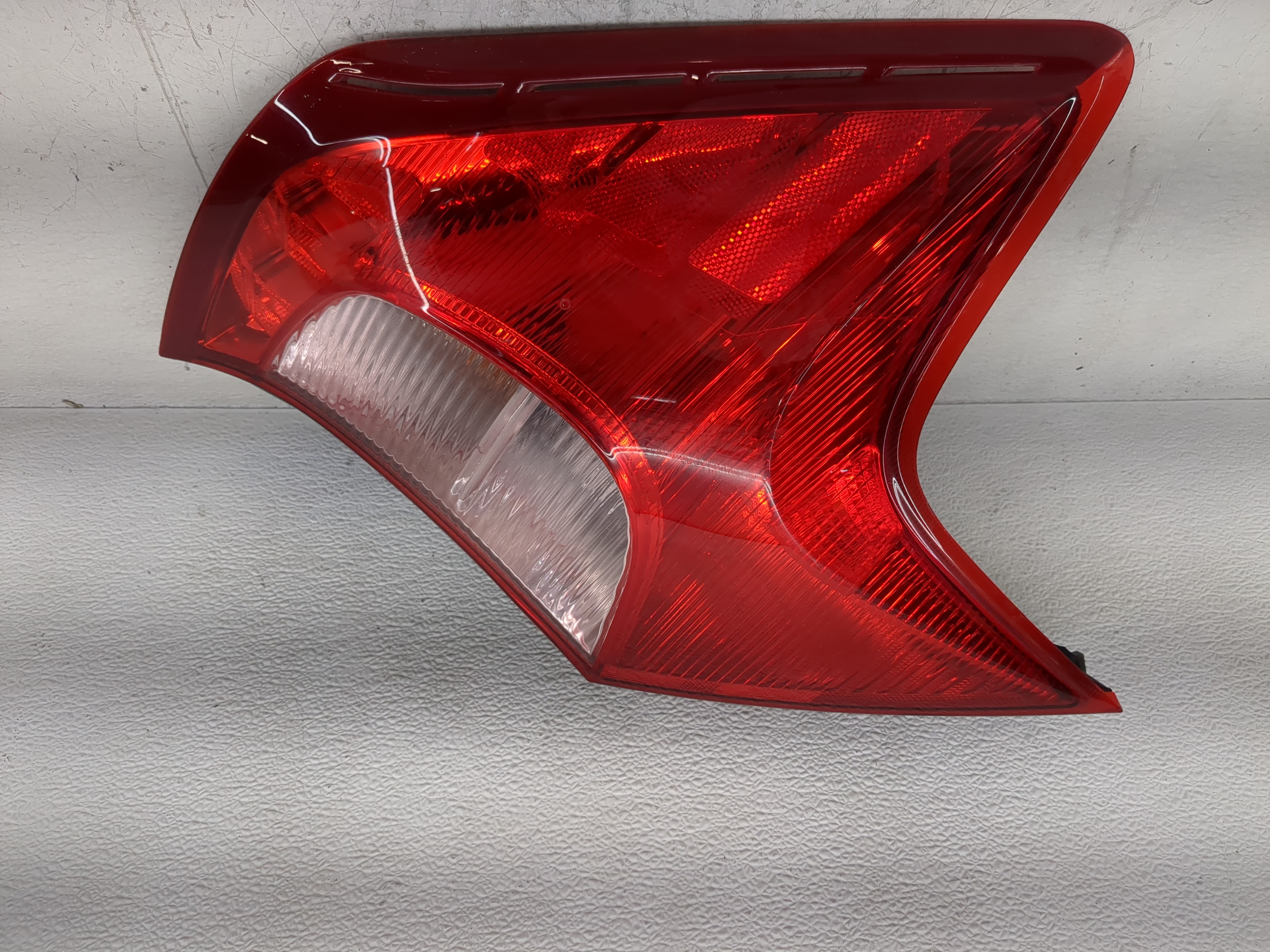 Picture of Nissan Versa Driver Left Side Tail Light Taillight Oem 1197368