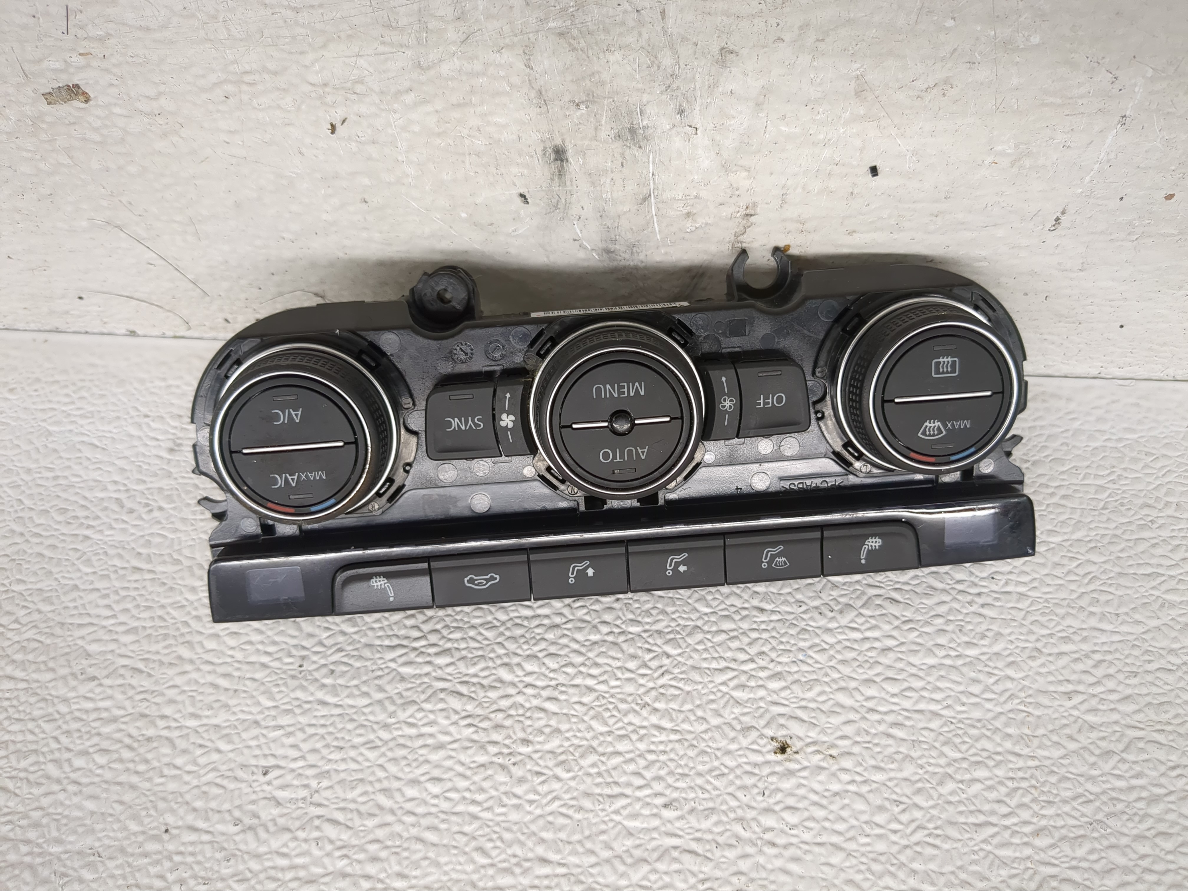 2024 Volkswagen Taos Ac Heater Climate Control 2gj907044d 1197387 - Oemusedautoparts1.com