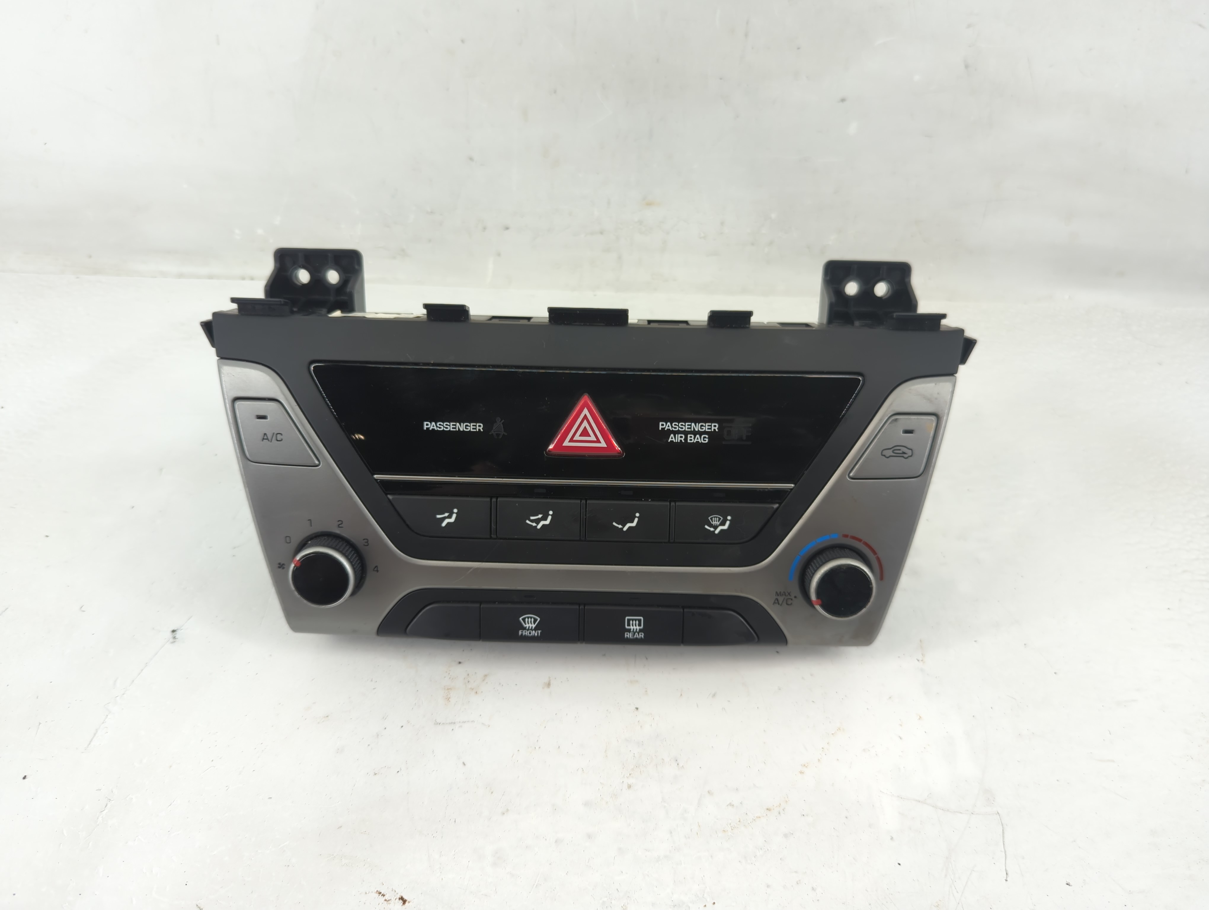 2017-2018 Hyundai Elantra Ac Heater Climate Control 97250-f20624x 1197396 - Oemusedautoparts1.com