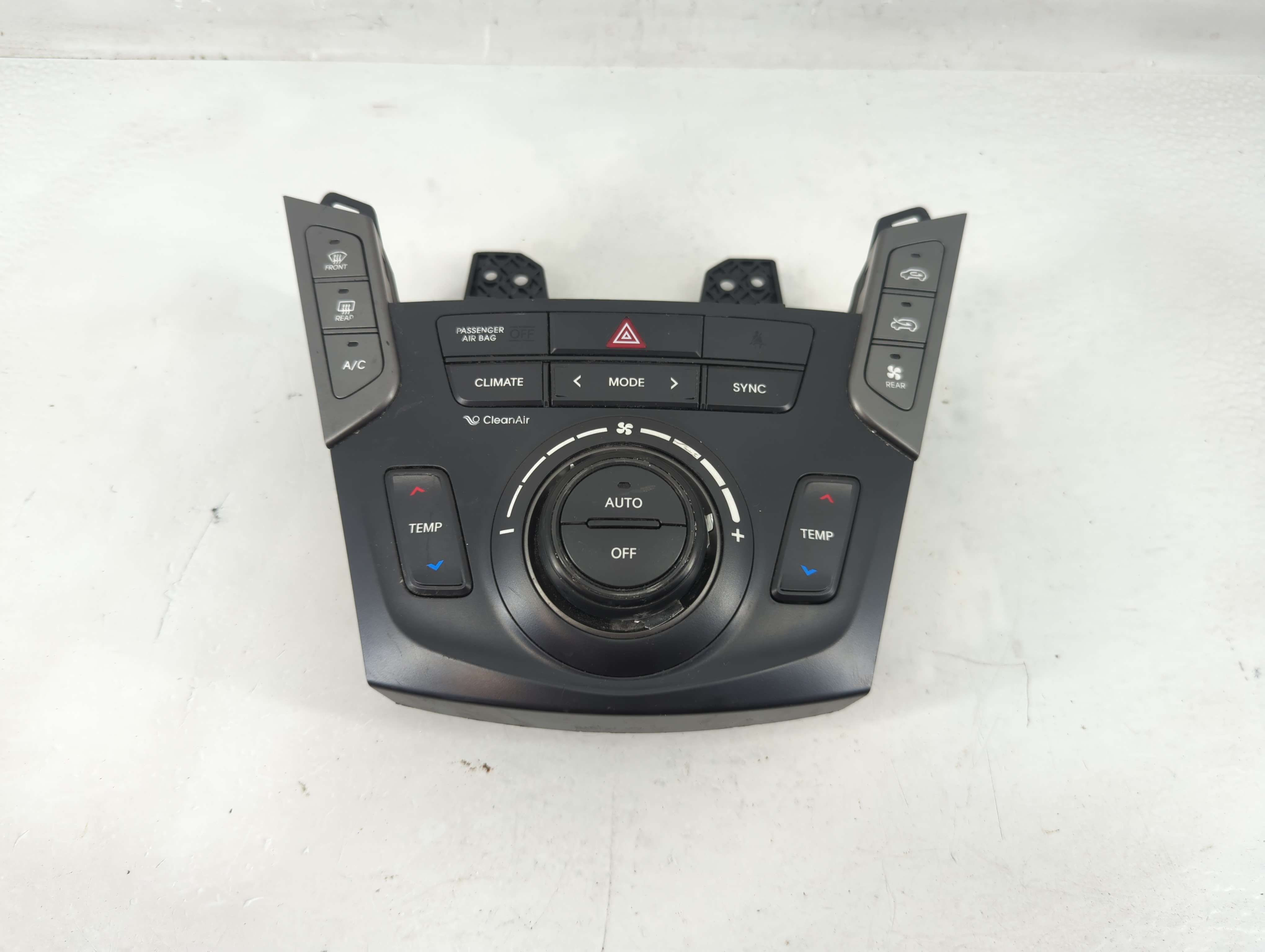 2017-2018 Hyundai Santa Fe Ac Heater Climate Control 97250-b8ef0nn5 1197405 - Oemusedautoparts1.com
