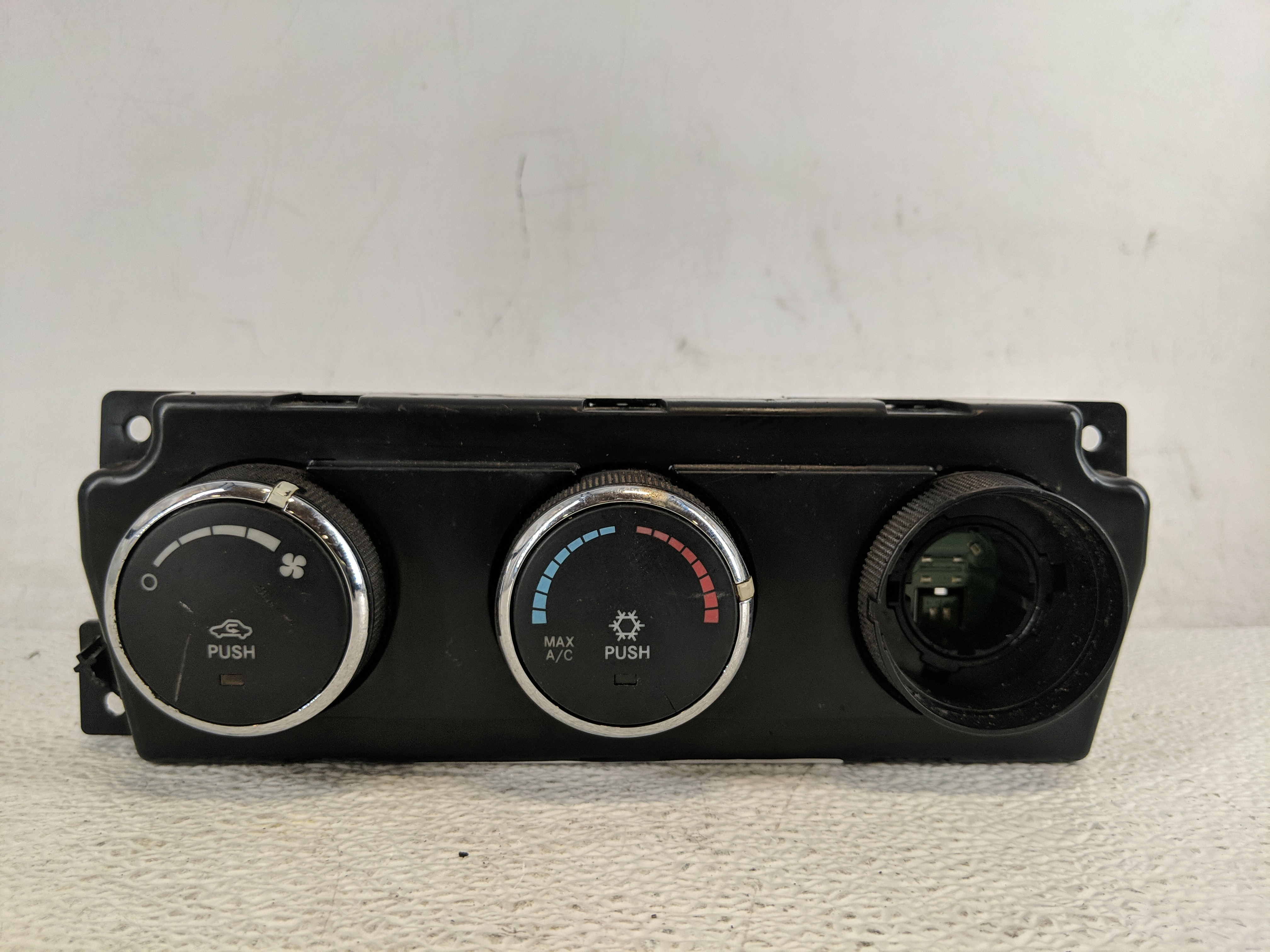 2009-2010 Dodge Ram 1500 Ac Heater Roof Climate Control 55111292aa 1197415 - Oemusedautoparts1.com