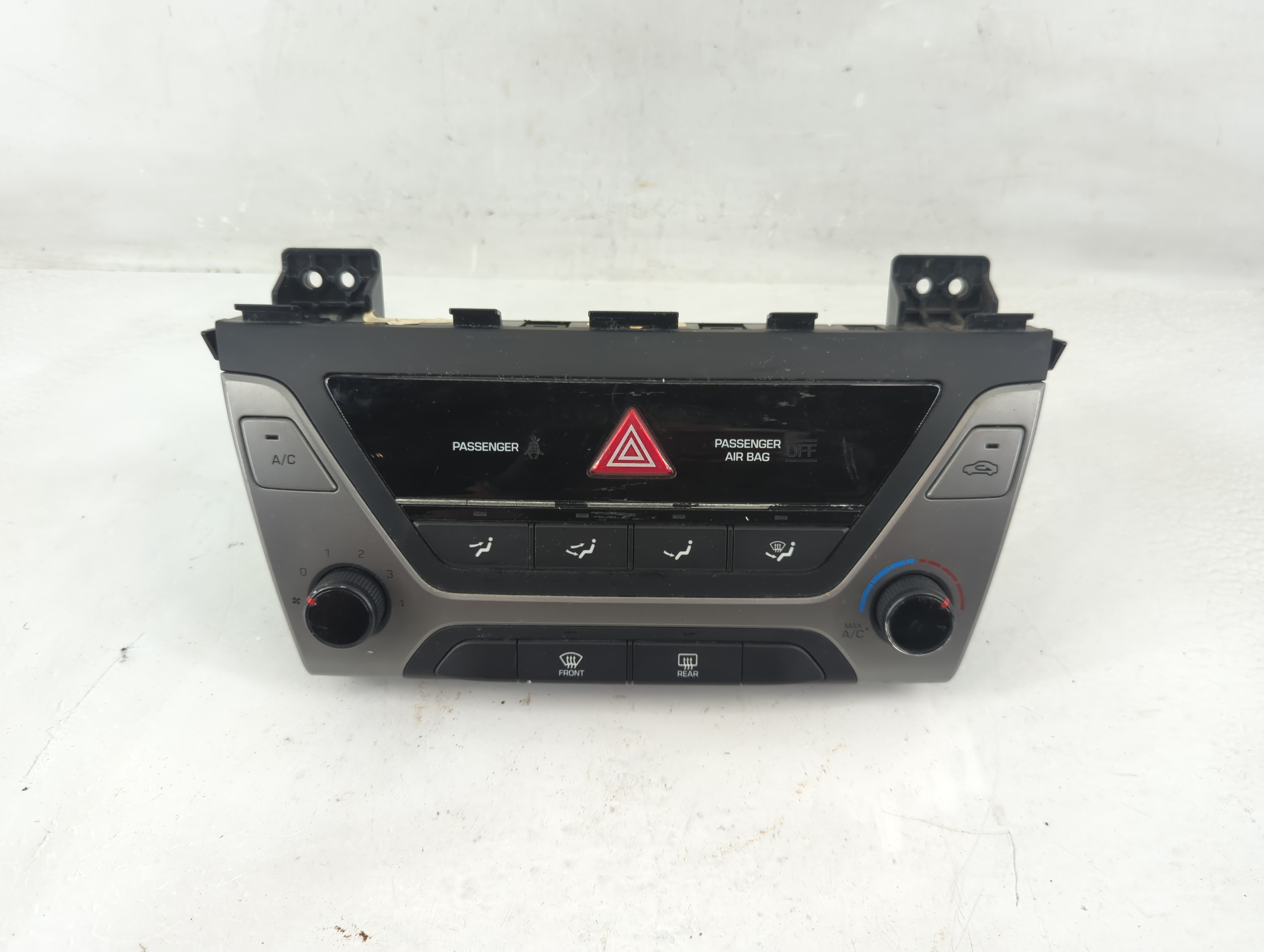 2017-2018 Hyundai Elantra Ac Heater Roof Climate Control 97250-f2231ret 1197421 - Oemusedautoparts1.com