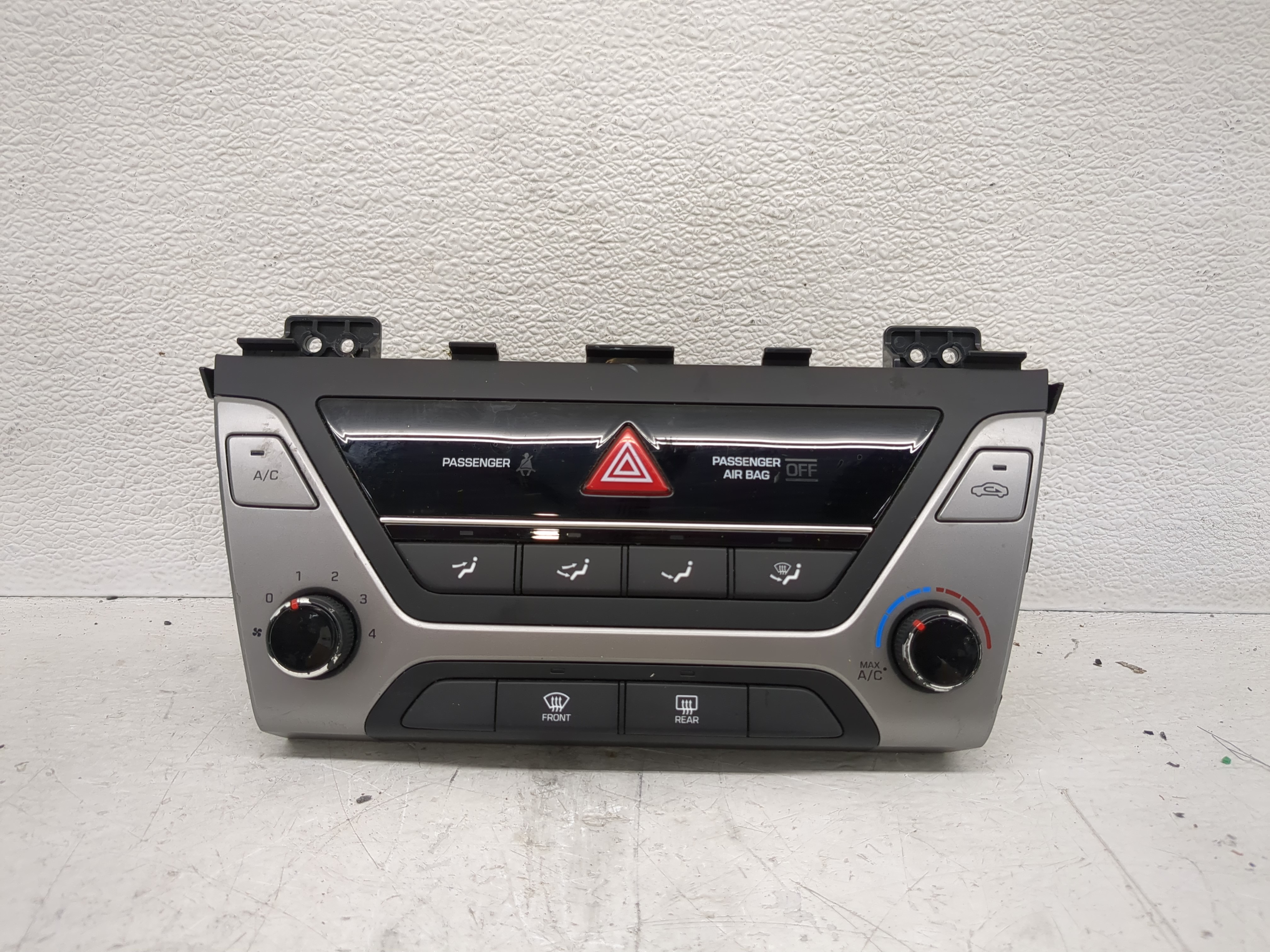 2017-2018 Hyundai Elantra Ac Heater Roof Climate Control 1197434 - Oemusedautoparts1.com