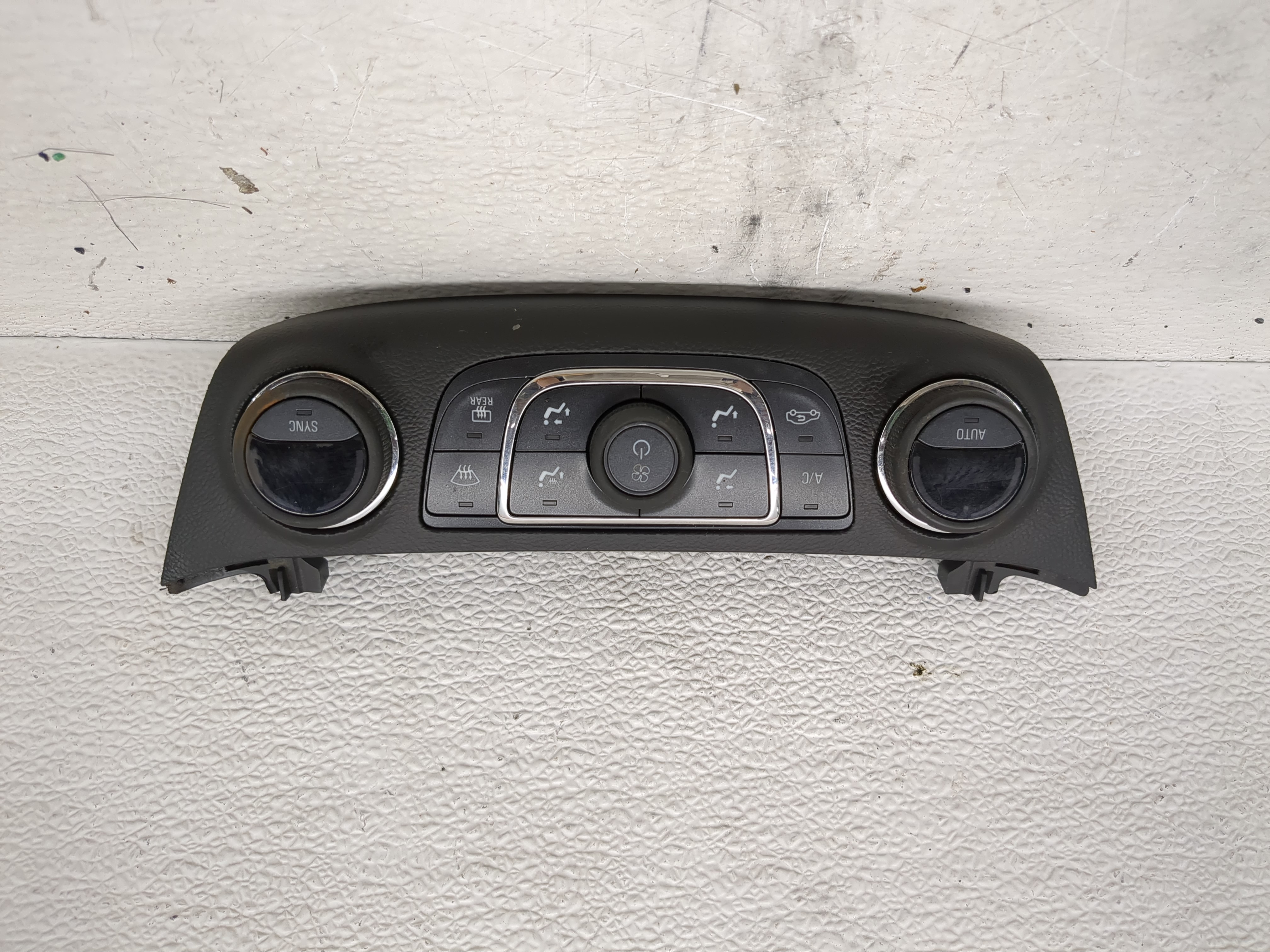 2014-2020 Chevrolet Impala Ac Heater Climate Control 84429867 1197447 - Oemusedautoparts1.com