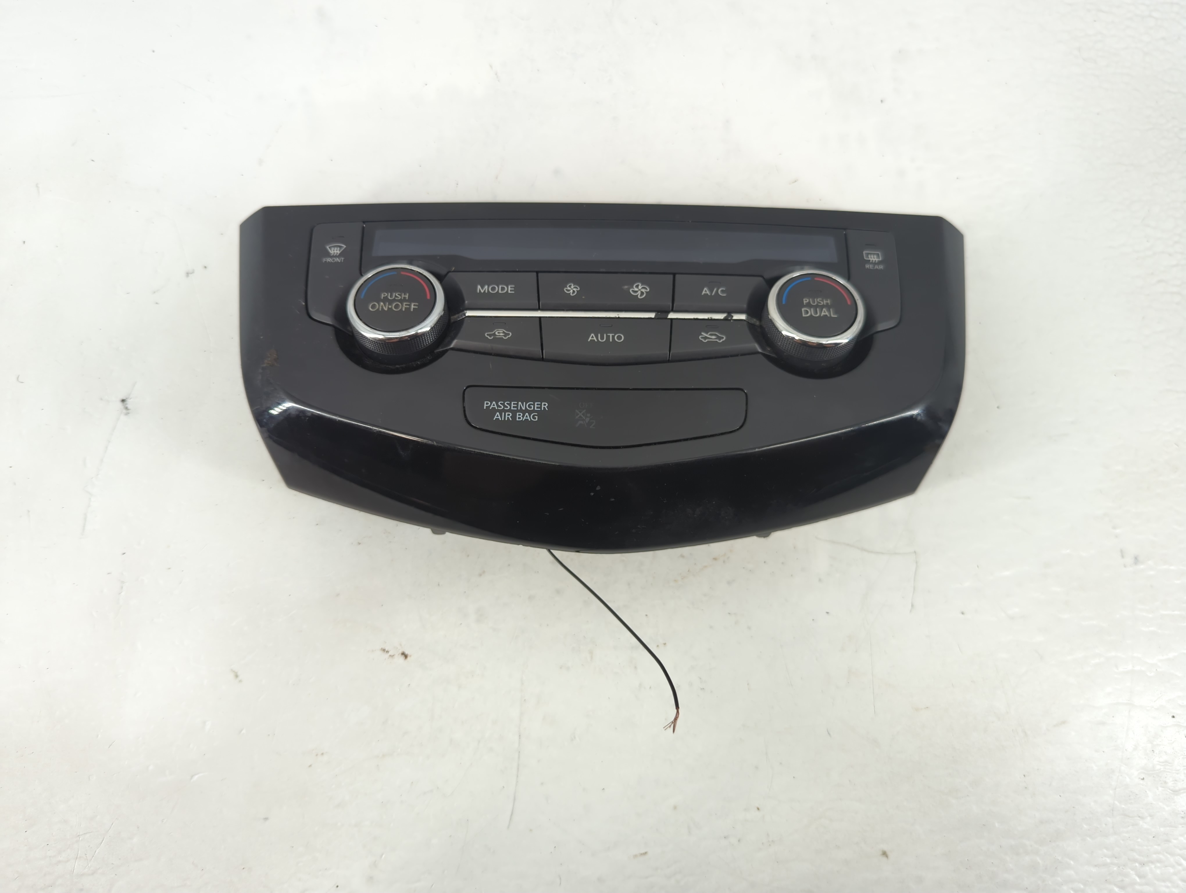 2014-2016 Nissan Rogue Ac Heater Climate Control 27500 4ba0a 1197467 - Oemusedautoparts1.com