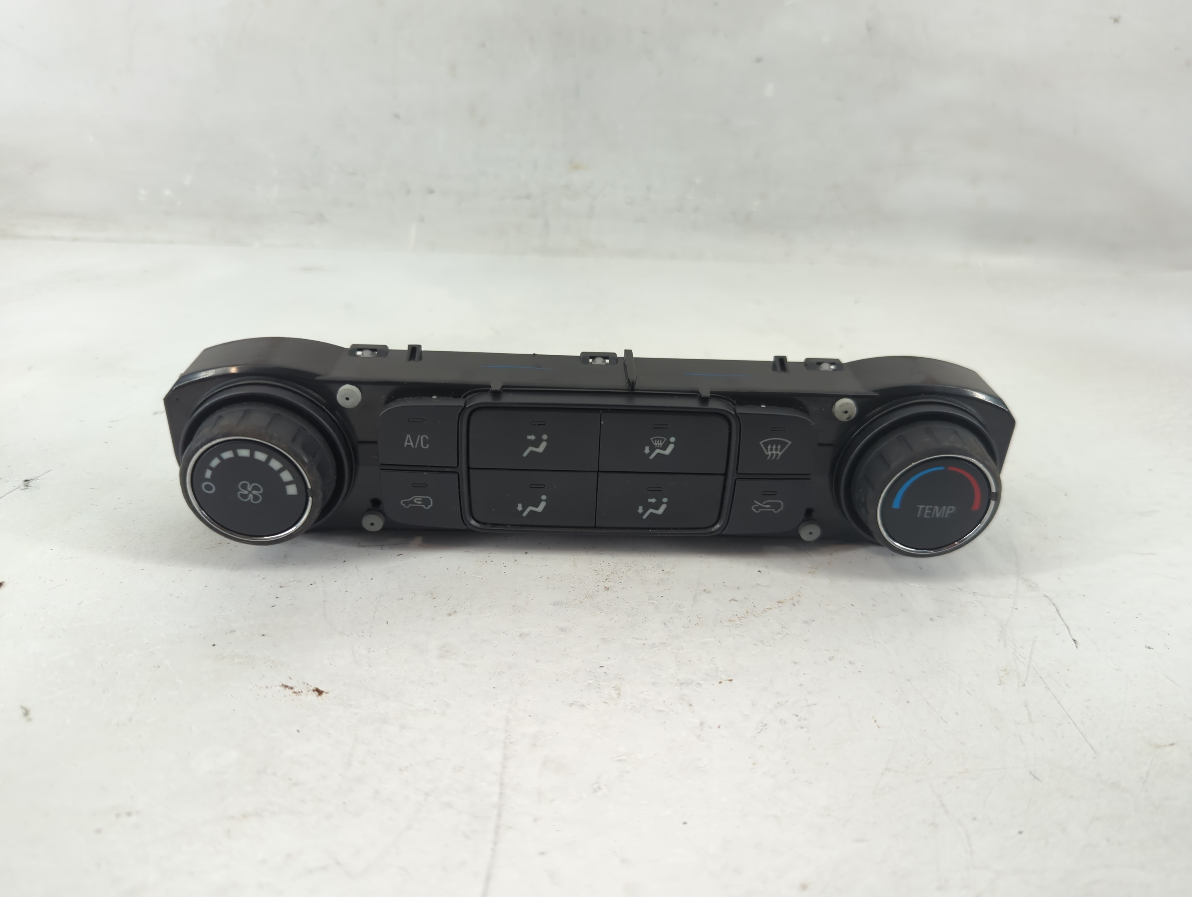 2014 Chevrolet Silverado 1500 Ac Heater Roof Climate Control Temperature Oem 1197474 - Oemusedautoparts1.com