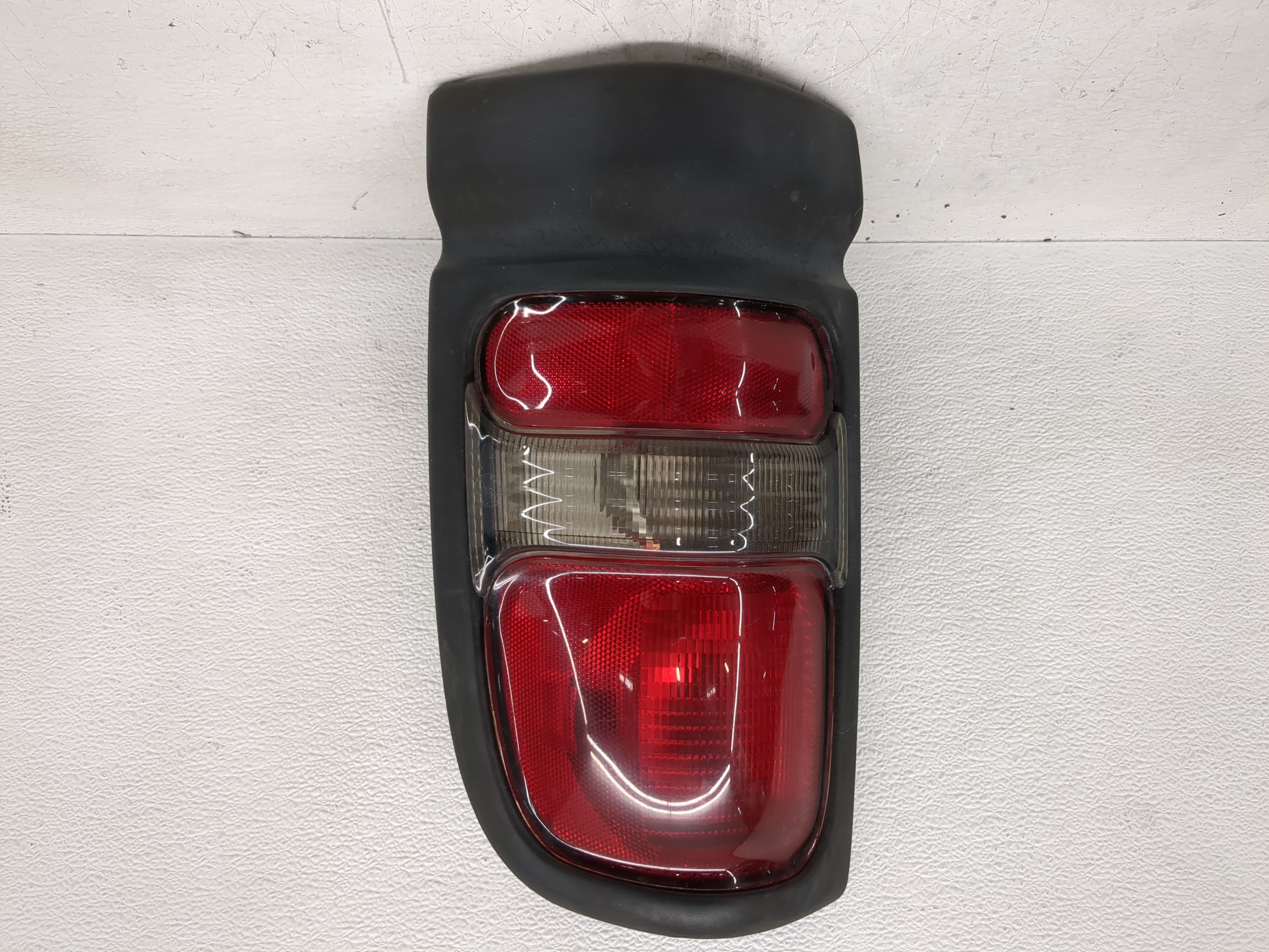 1994-2001 Dodge Ram 1500 Passenger Right Side Tail Light Taillight Oem 1197488 - Oemusedautoparts1.com