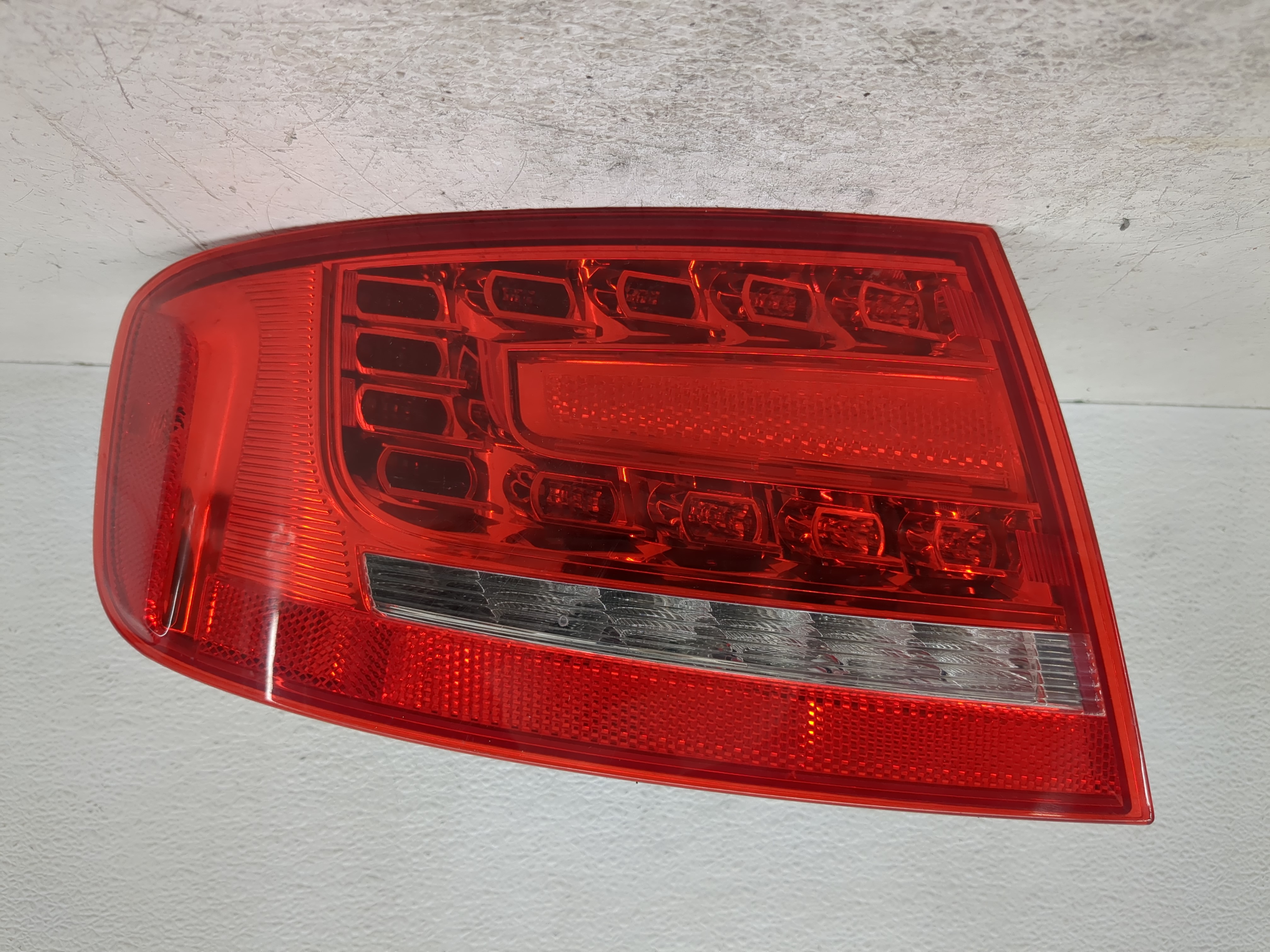 Picture of 2010-2012 Audi A4 Driver Left Side Tail Light Taillight Oem 1197490