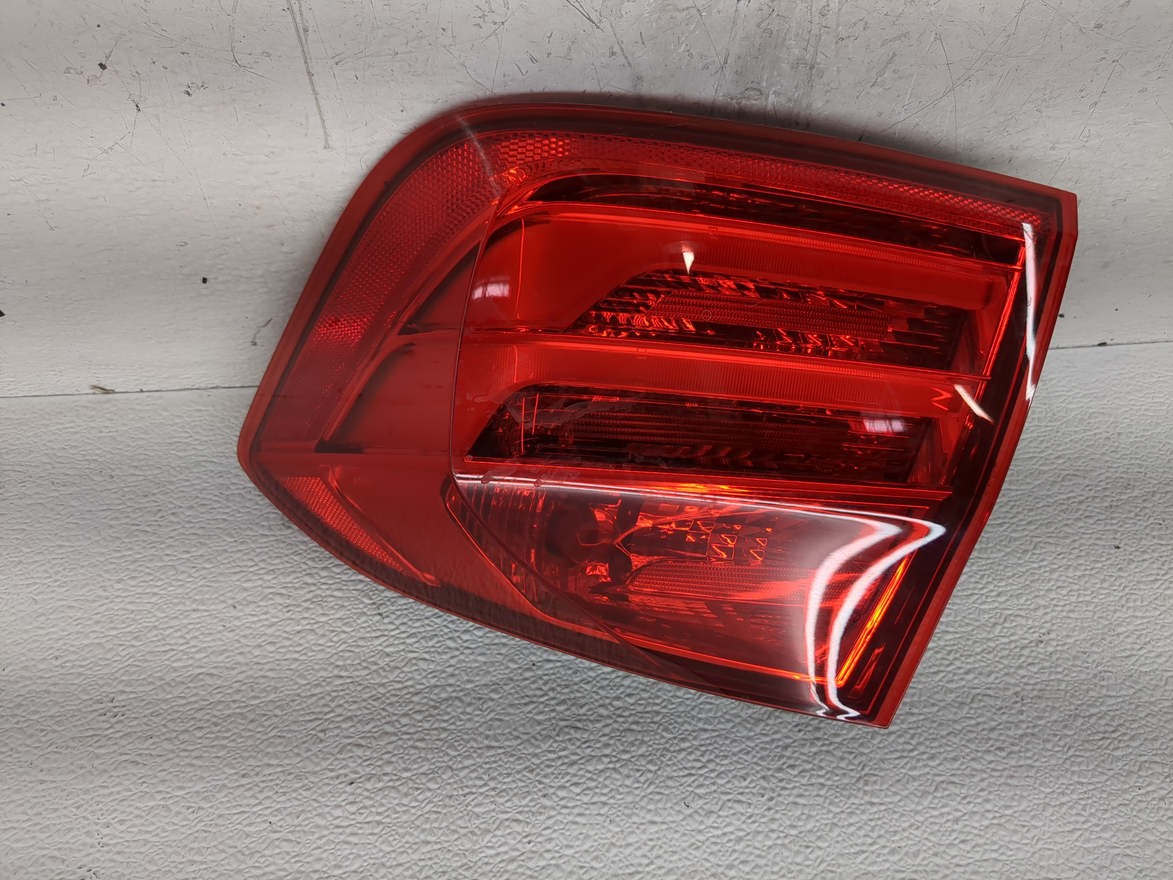 Picture of Mercedes-benz 320 Passenger Right Side Tail Light Taillight Oem 1197493