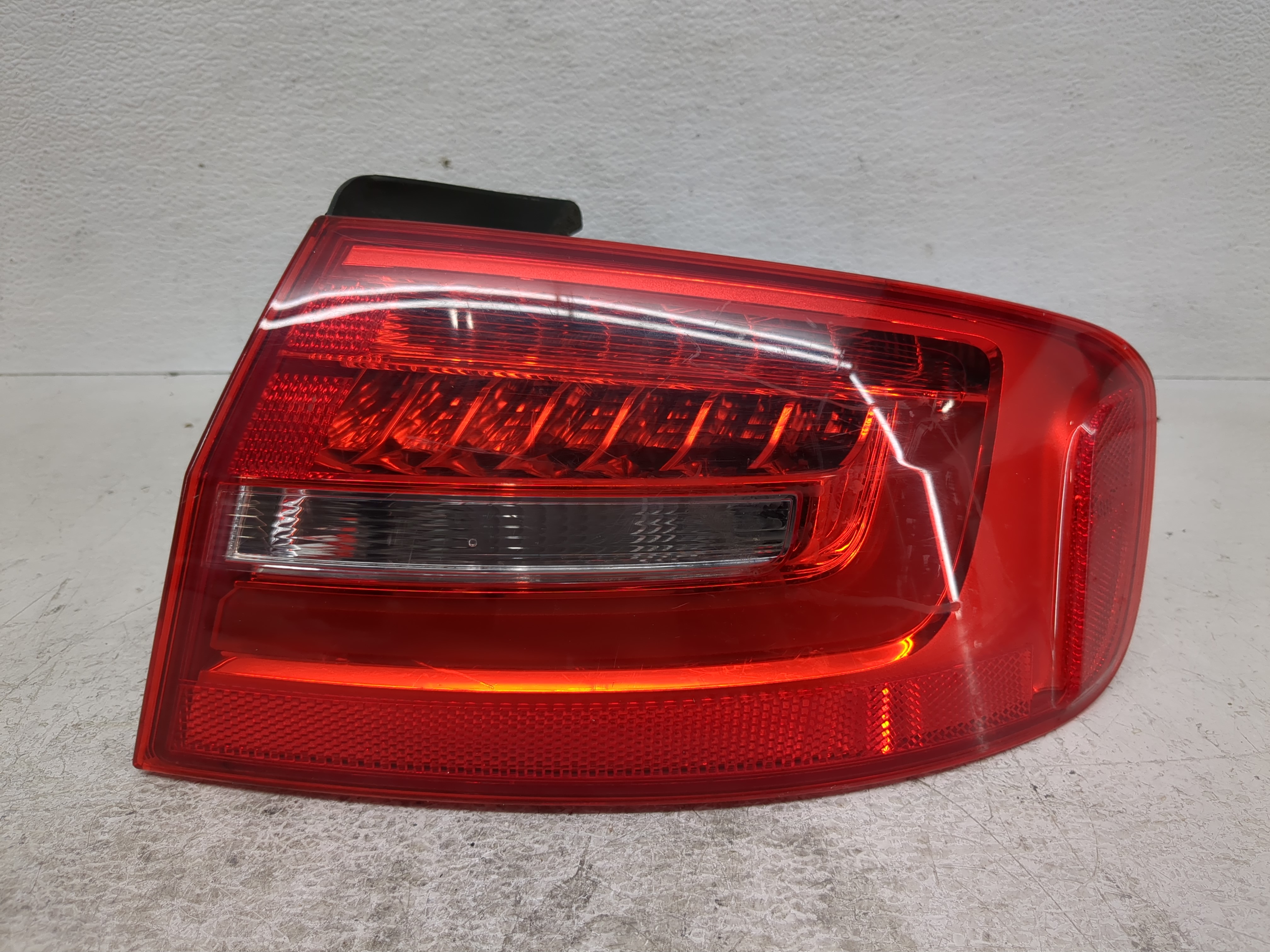 Picture of 2013-2016 Audi A4 Passenger Right Side Tail Light Taillight Oem 1197494
