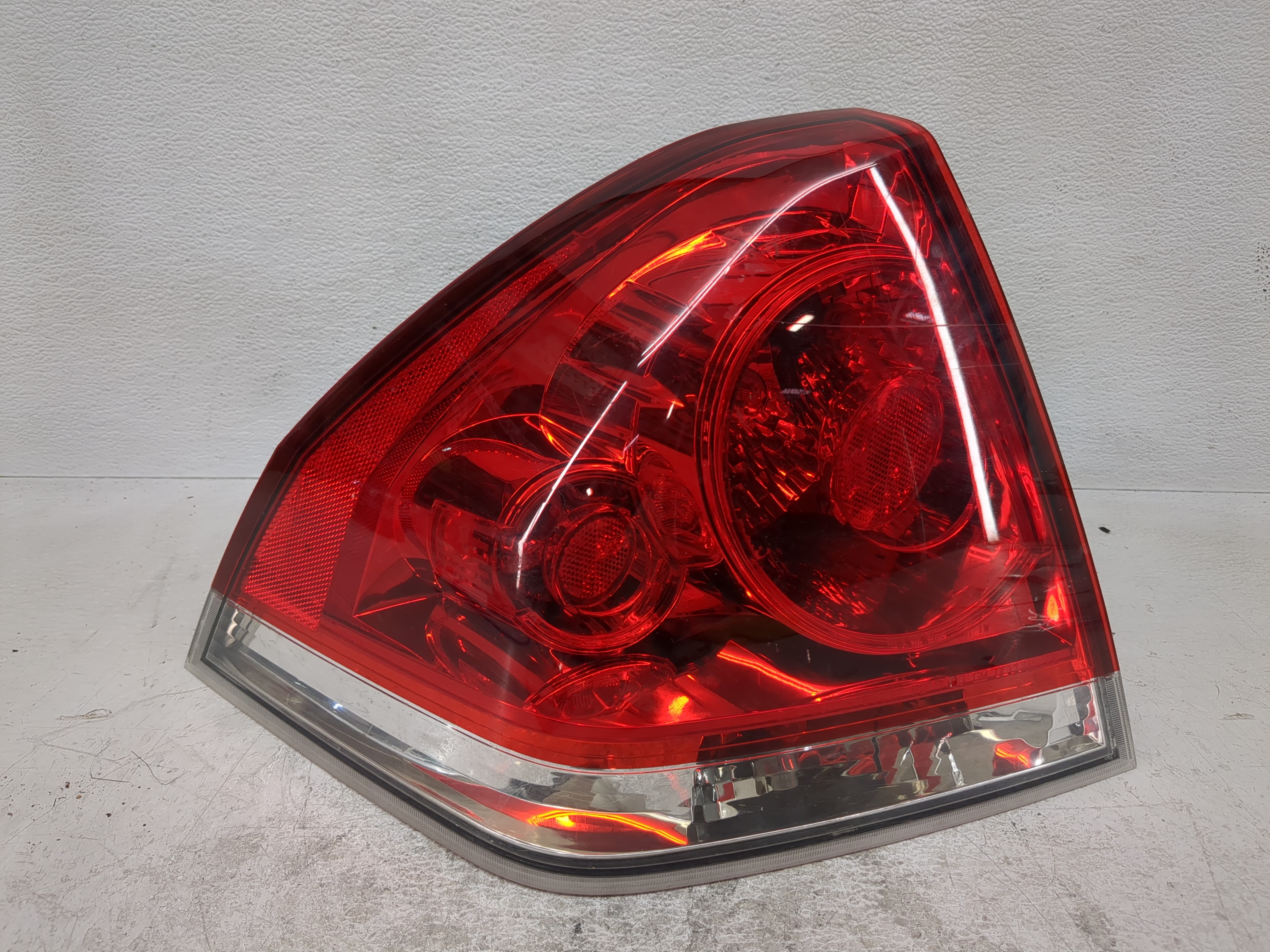 Picture of 2006-2016 Chevrolet Impala Driver Left Side Tail Light Taillight Oem 1197496