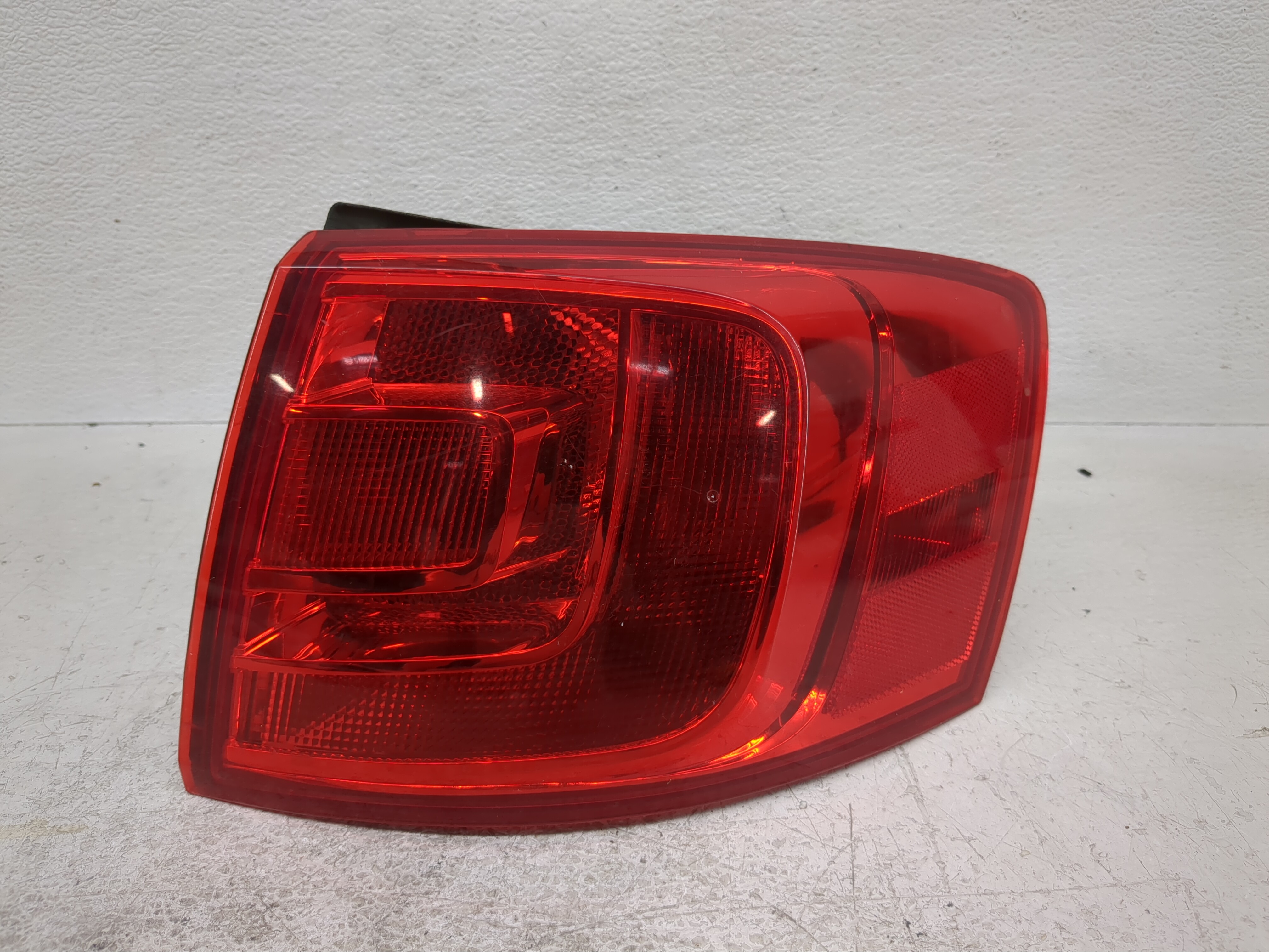 Picture of 2011-2014 Volkswagen Jetta Passenger Right Side Tail Light Taillight Oem 1197497