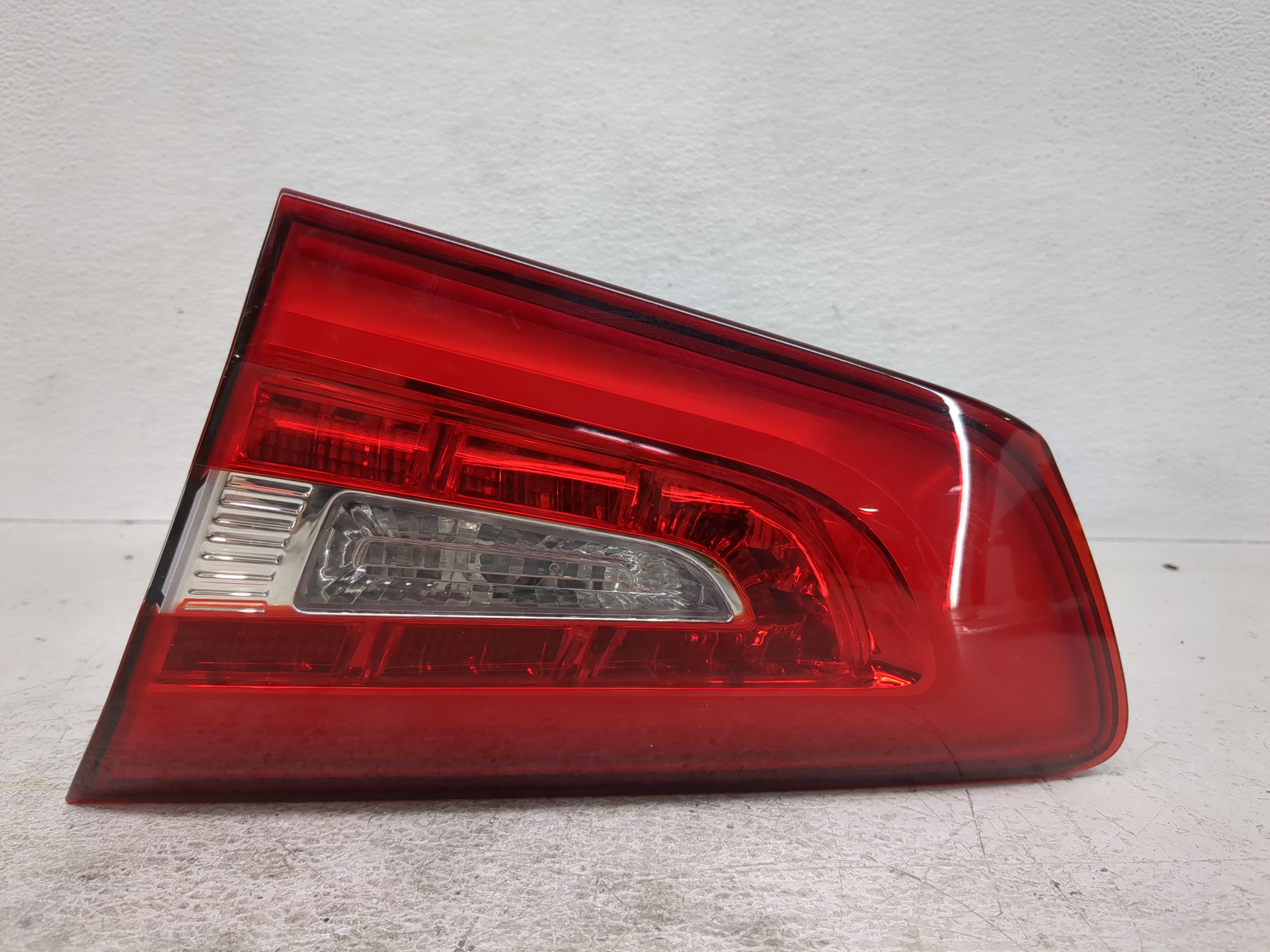 Picture of 2014-2016 Kia Cadenza Passenger Right Side Tail Light Taillight Oem 1197499