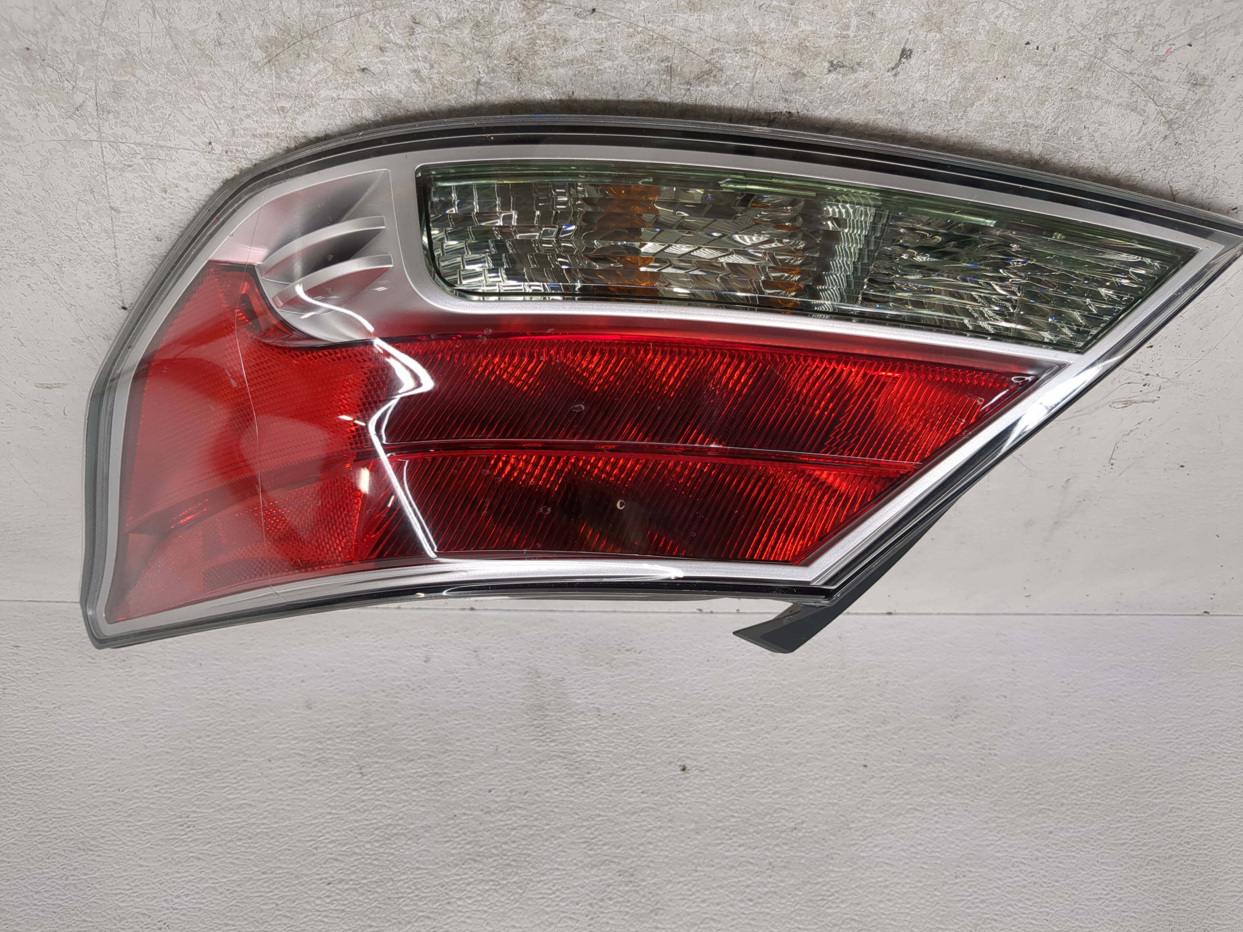 2009-2011 Acura Tl Passenger Right Side Tail Light Taillight Oem 1197501 - Oemusedautoparts1.com