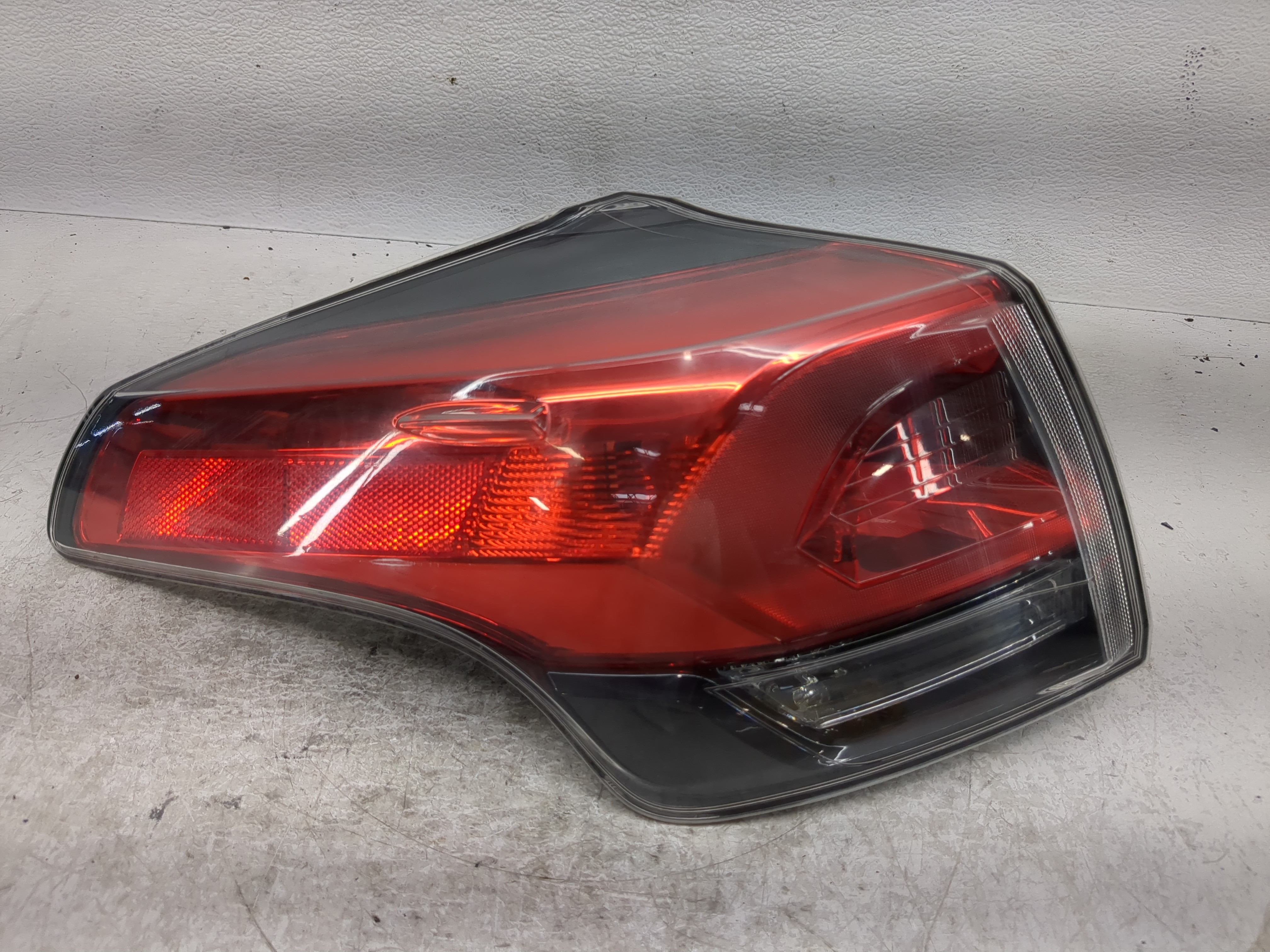 Picture of 2016-2018 Toyota Rav4 Driver Left Side Tail Light Taillight Oem 1197502