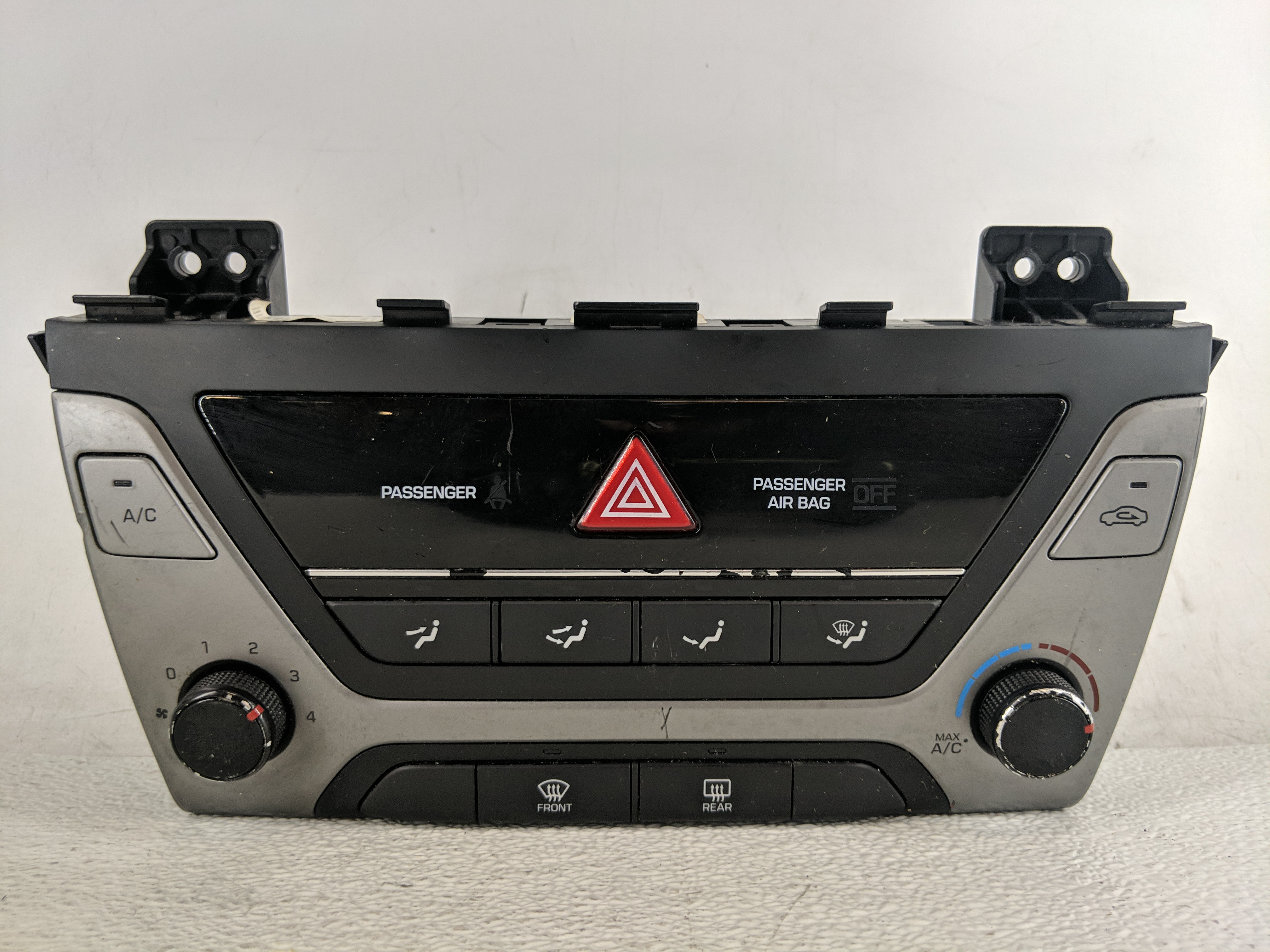 2017-2018 Hyundai Elantra Ac Heater Climate Control 97250-f20624x 1197510 - Oemusedautoparts1.com