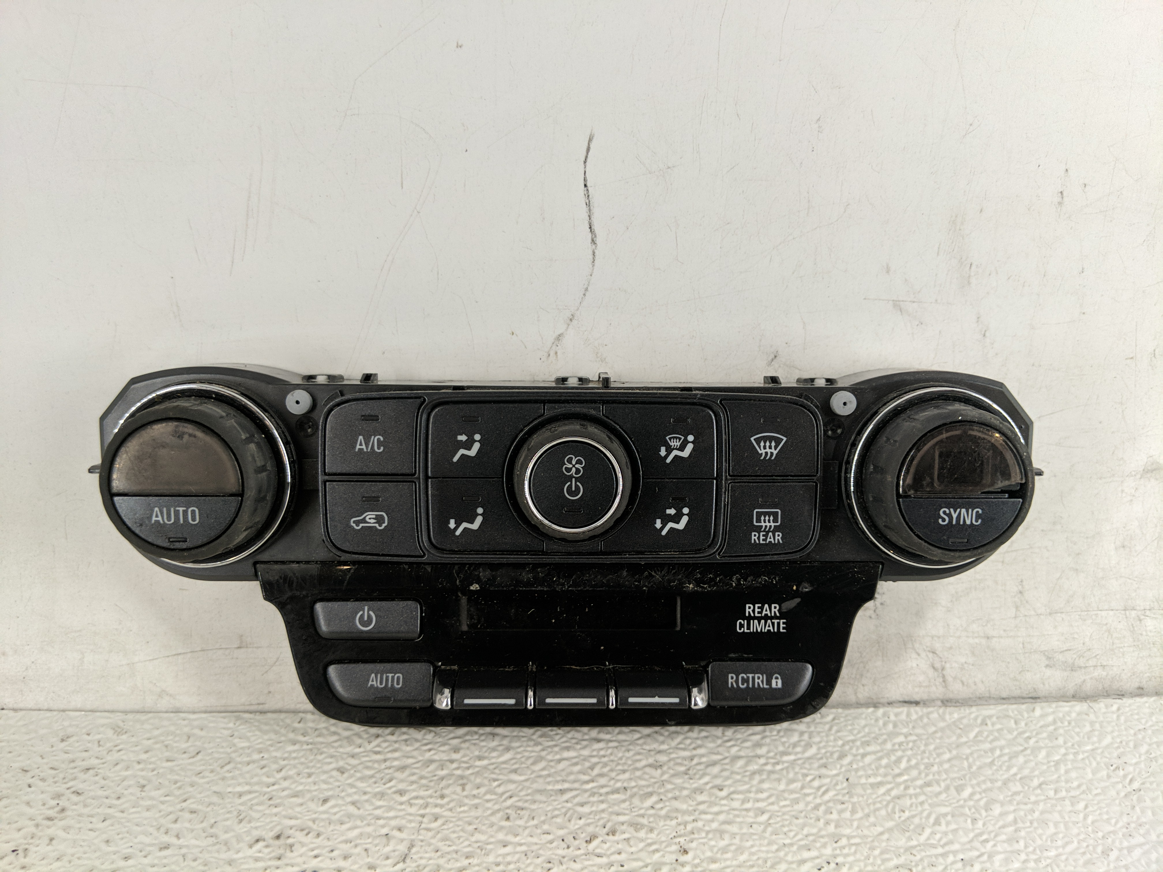 Gmc Yukon Xl 1500 Ac Heater Climate Control 84164477 1197516 - Oemusedautoparts1.com