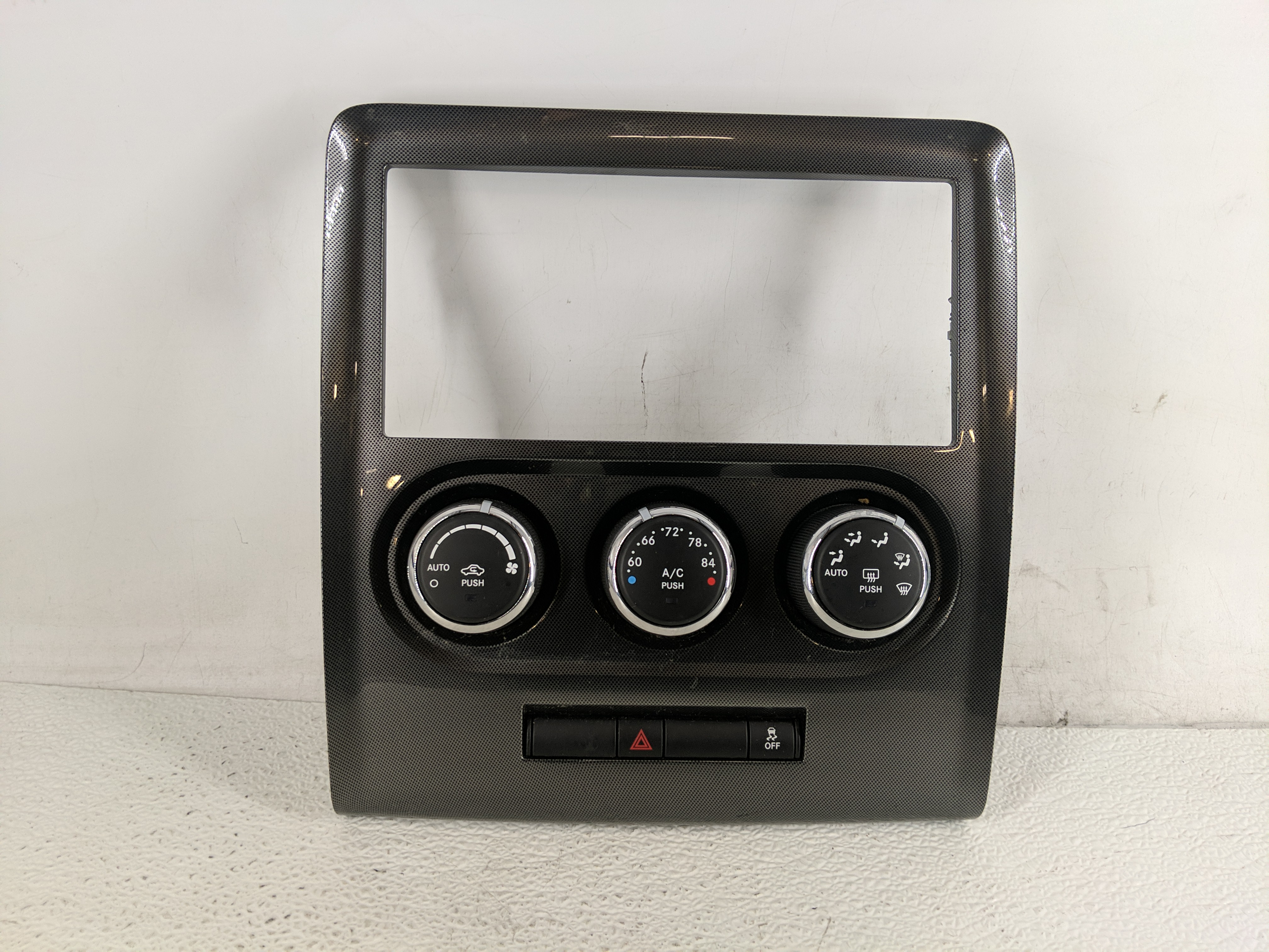 2011-2014 Dodge Challenger Ac Heater Climate Control P68194005ab 1197522 - Oemusedautoparts1.com