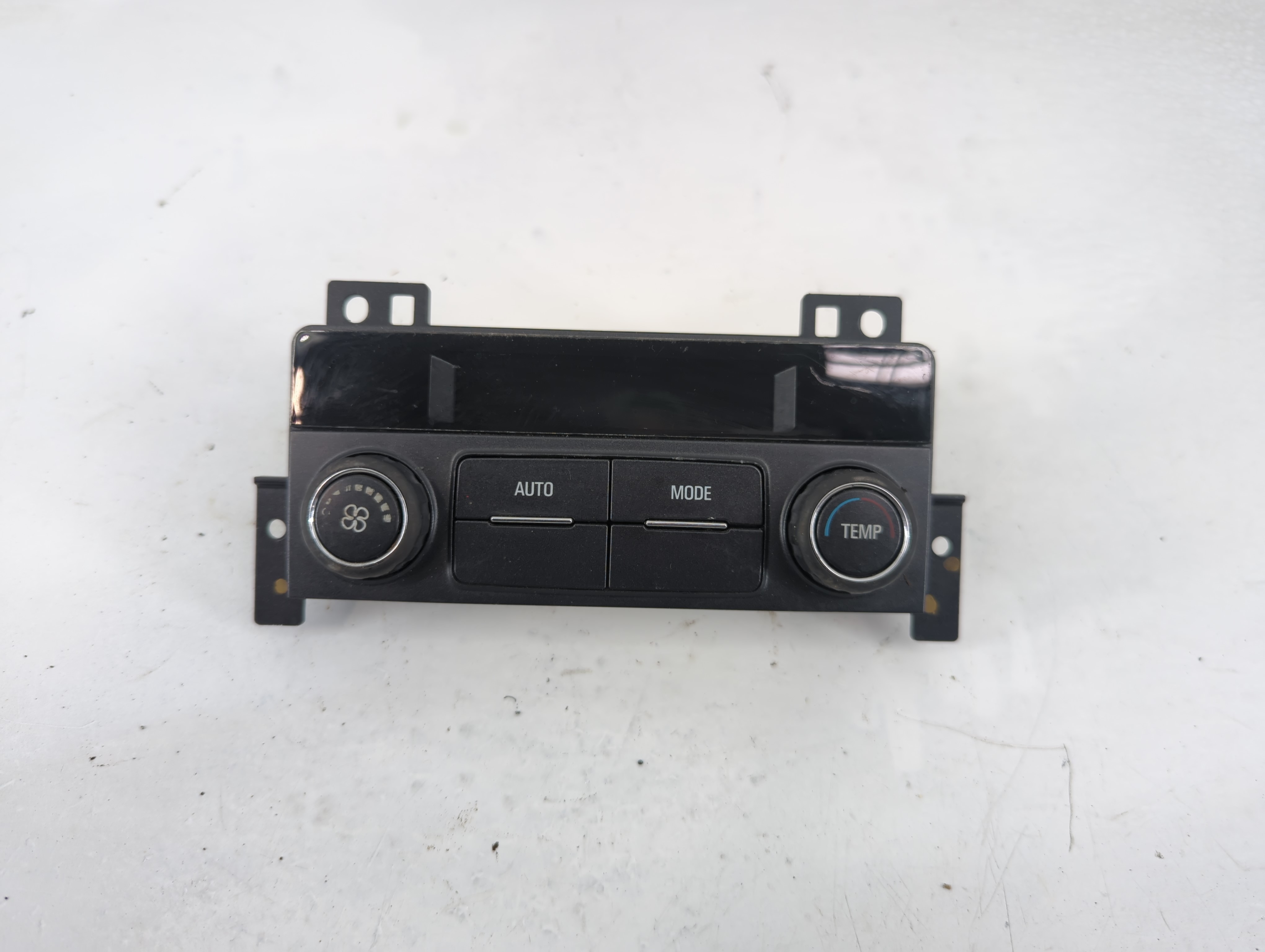 Chevrolet Suburban 1500 Ac Heater Climate Control 1197547 - Oemusedautoparts1.com