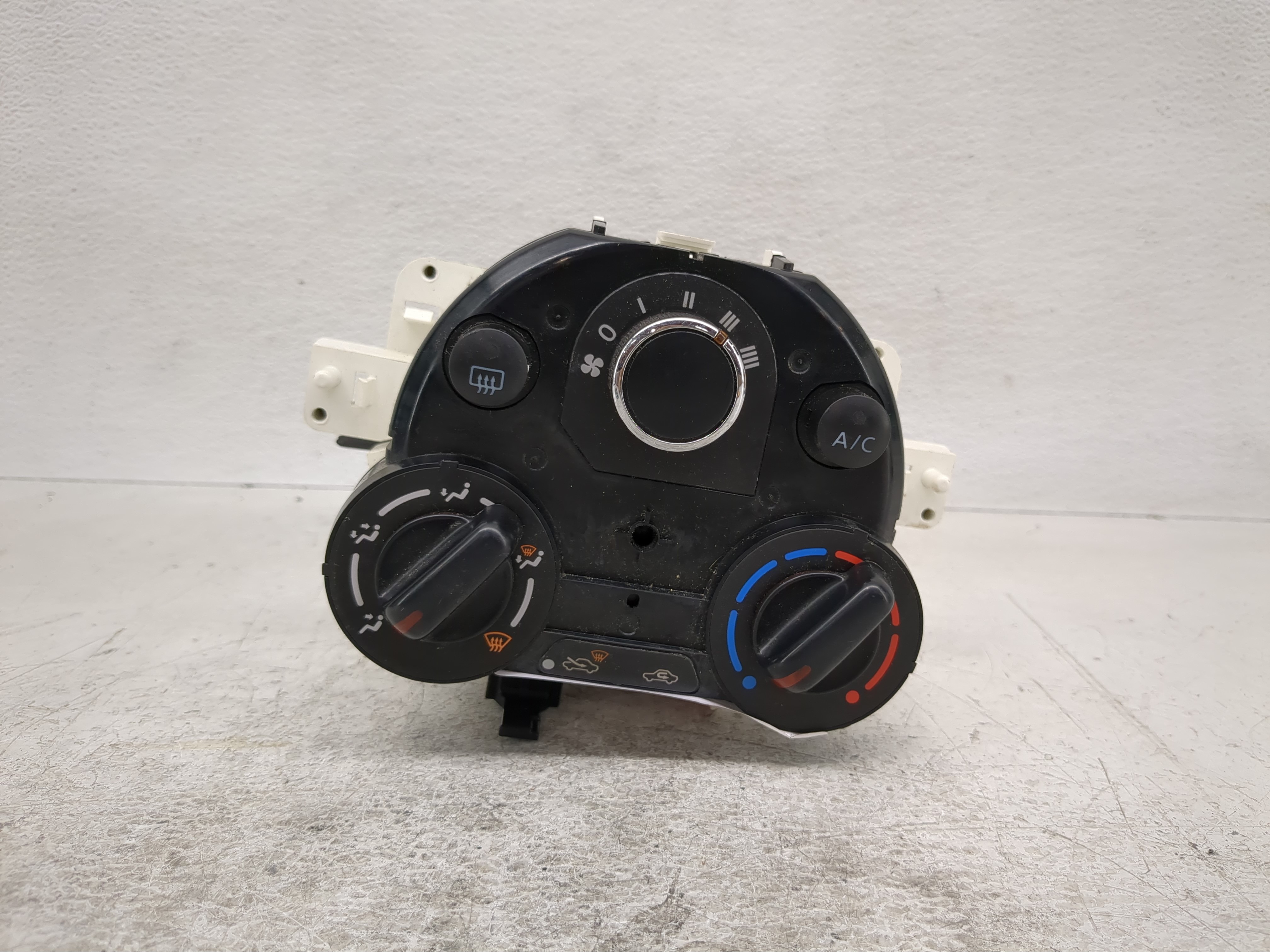 2015-2018 Nissan Versa Ac Heater Climate Control 1197553 - Oemusedautoparts1.com
