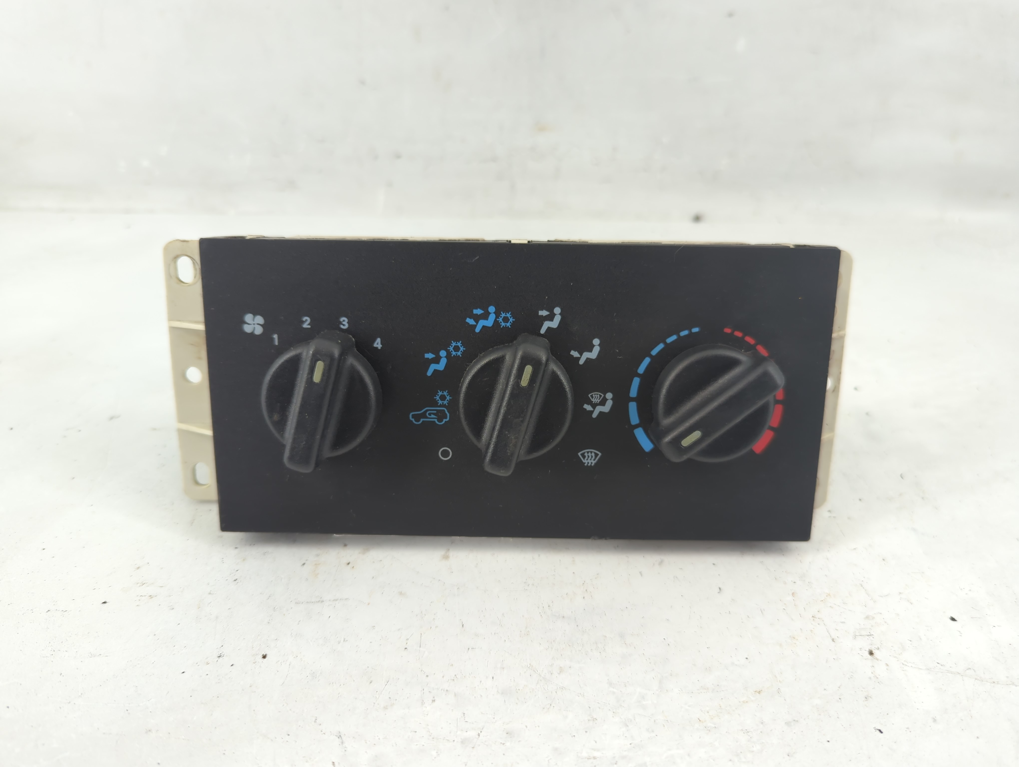 1999-2004 Jeep Grand Cherokee Ac Heater Climate Control 05011343ab 1197610 - Oemusedautoparts1.com