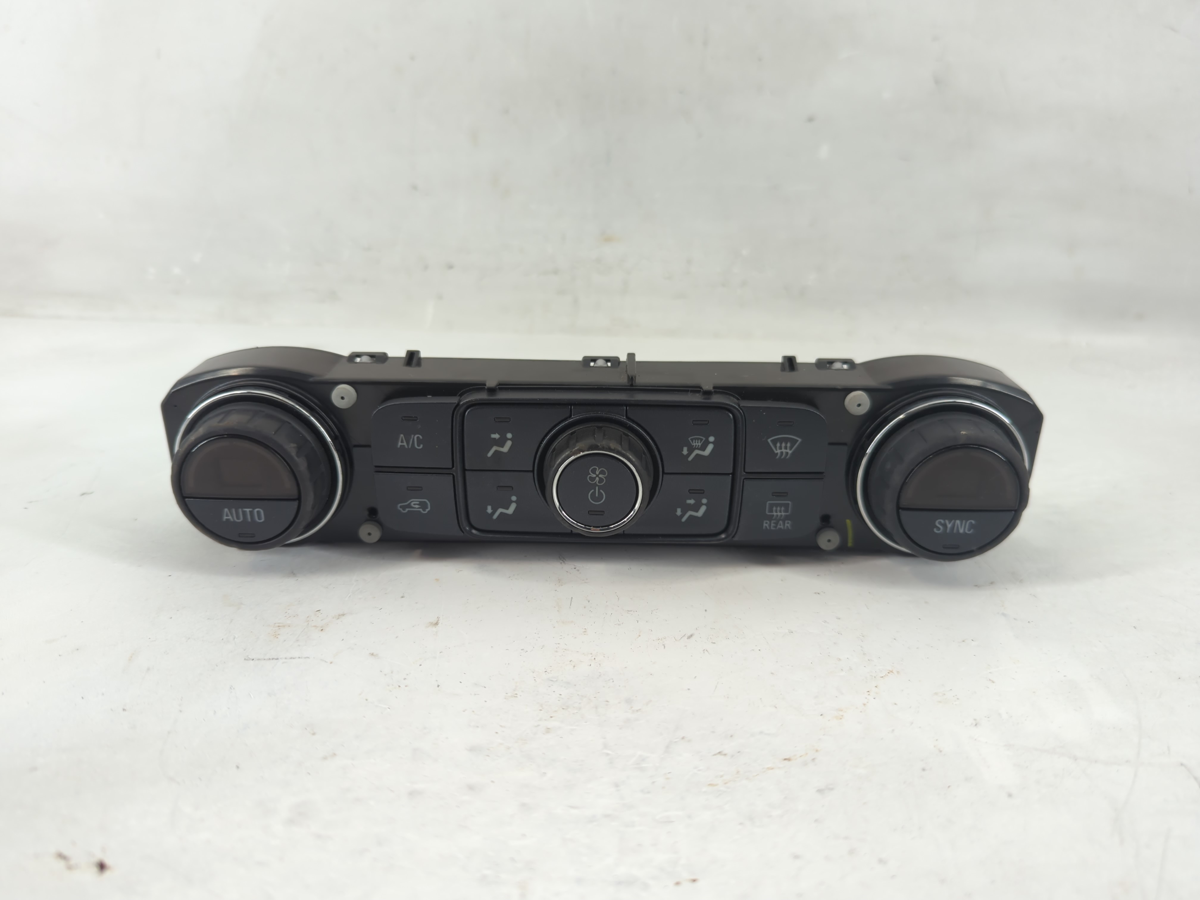 Picture of 2014 Chevrolet Silverado 1500 Ac Heater Roof Climate Control Temperature Oem 1197617