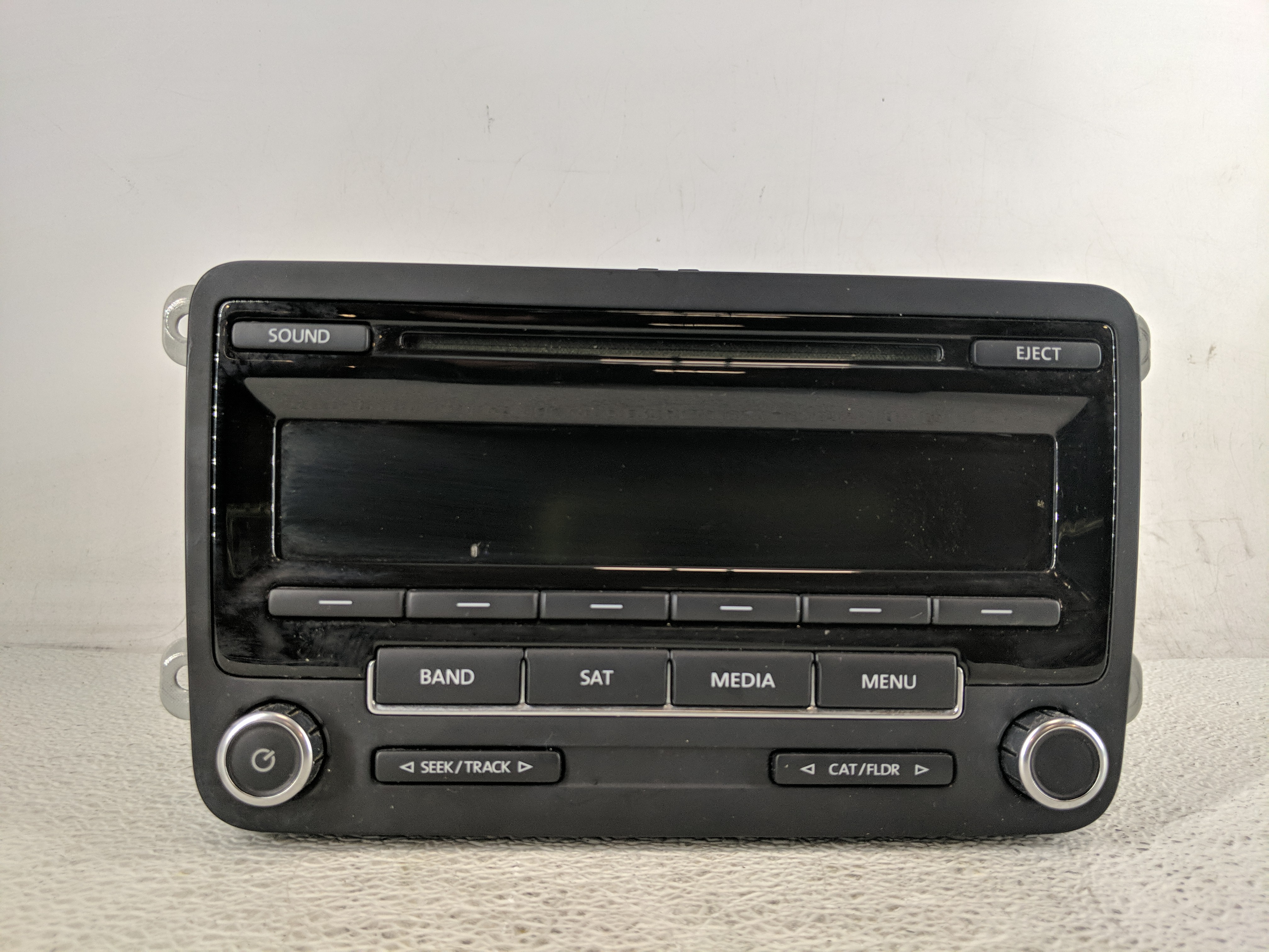 2012-2017 Volkswagen Jetta Am Fm Cd Player Radio Receiver 1197712 - Oemusedautoparts1.com