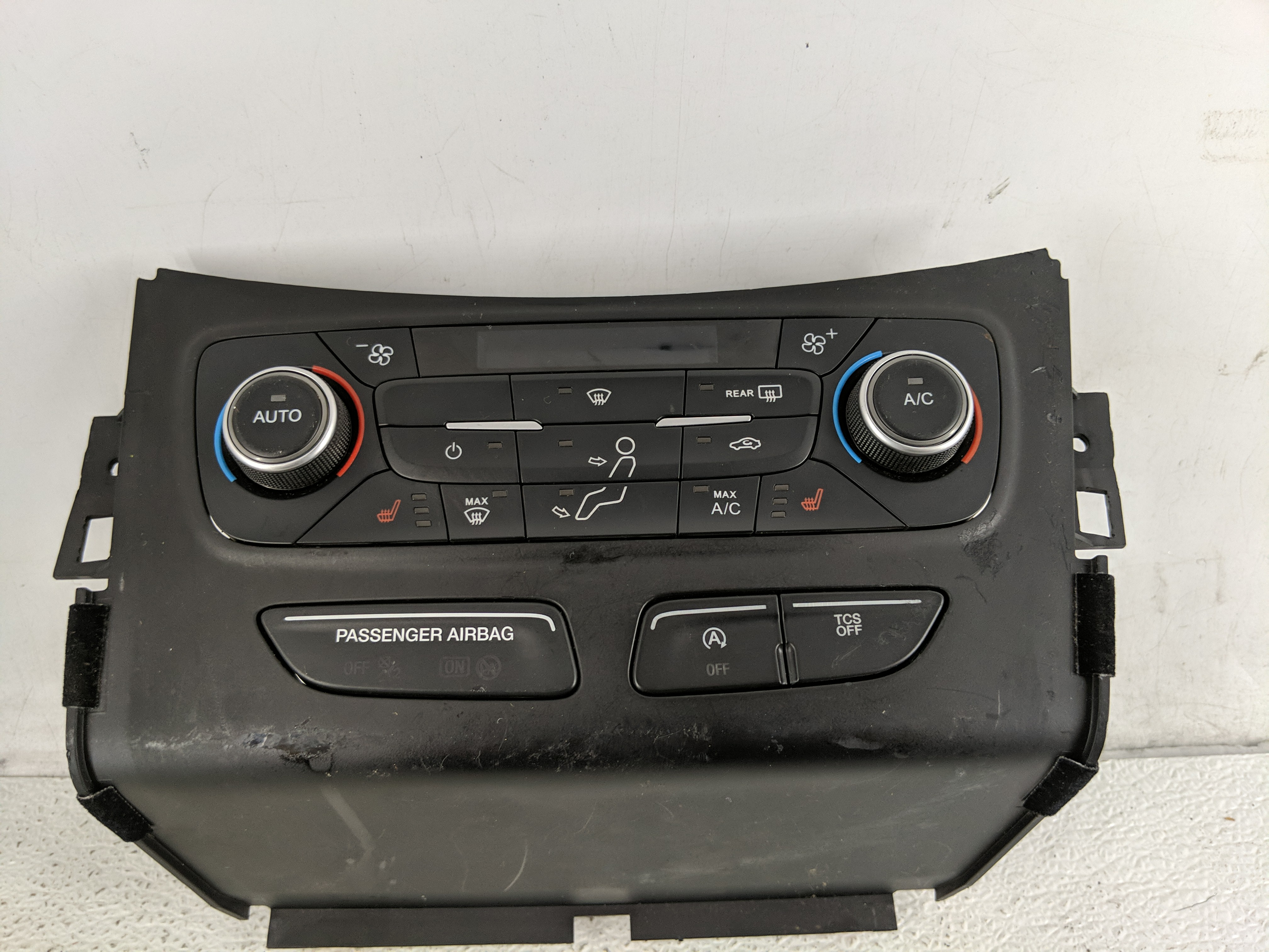 Picture of 2018-2019 Ford Escape Ac Heater Roof Climate Control Gj5t-18c612-cj 1198228