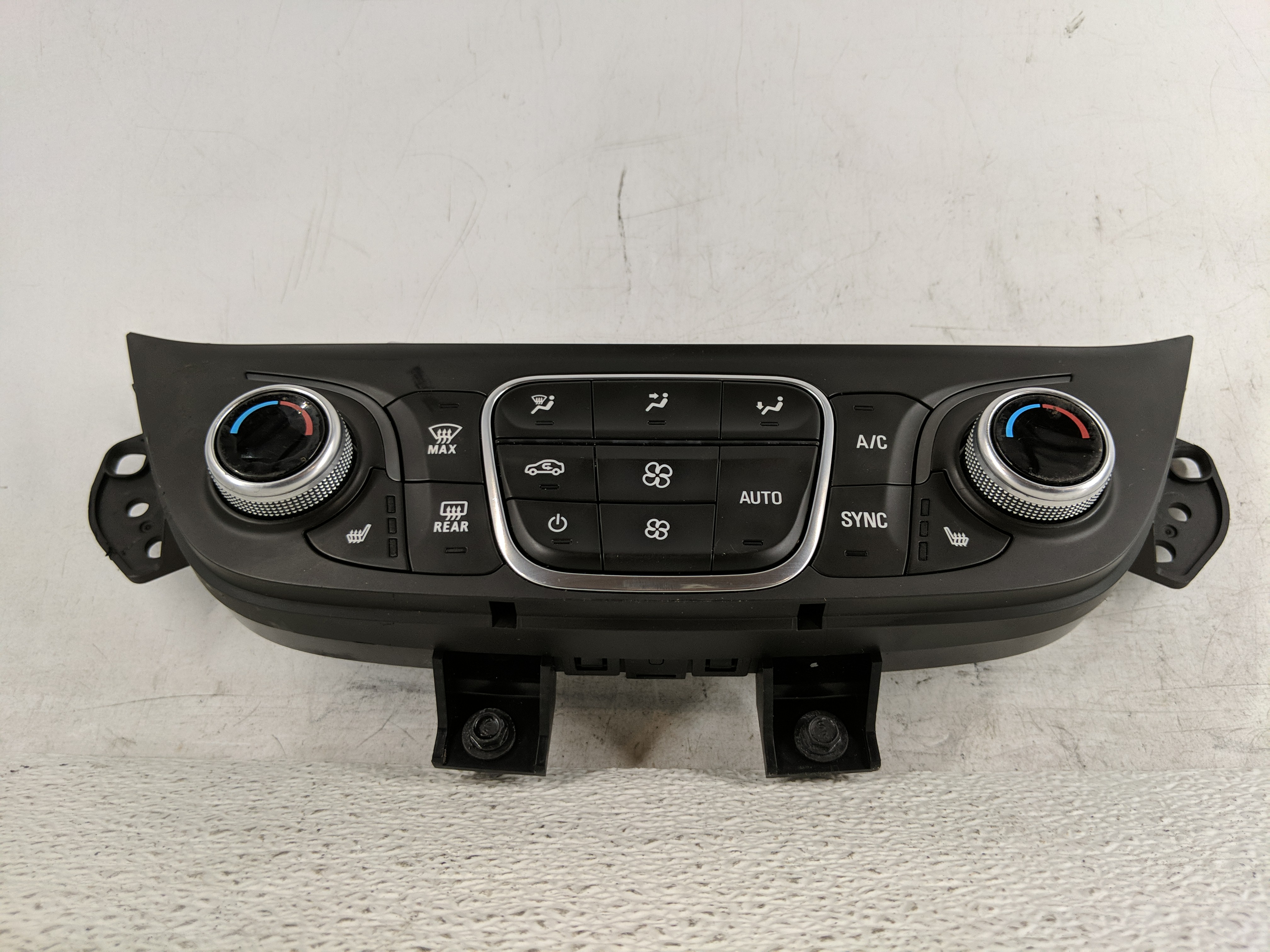 Picture of 2019-2021 Chevrolet Equinox Ac Heater Roof Climate Control 84612975 1198229