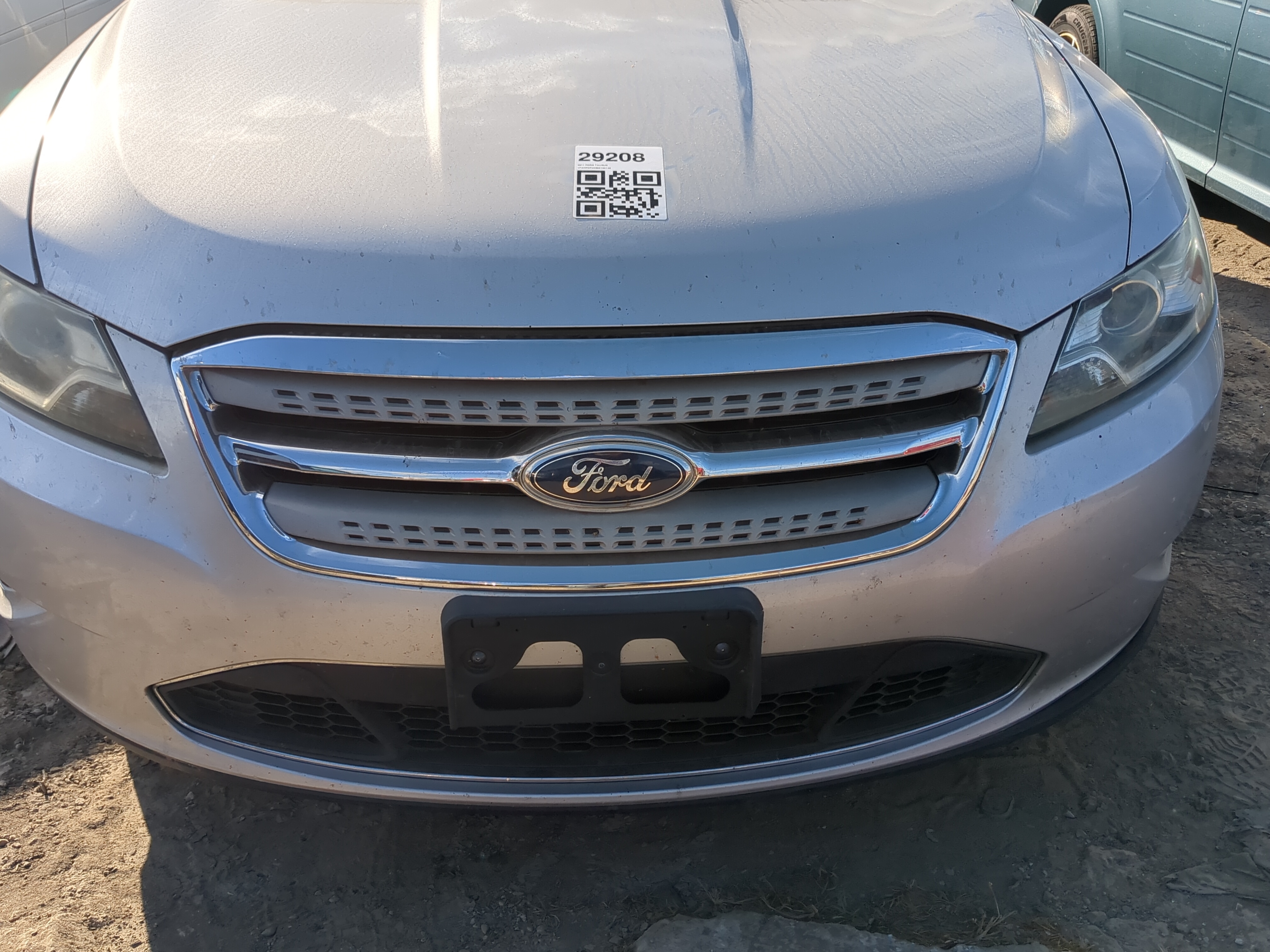 2010-2012 Ford Taurus Front Grille Bumper Not Included 1198298 - Oemusedautoparts1.com
