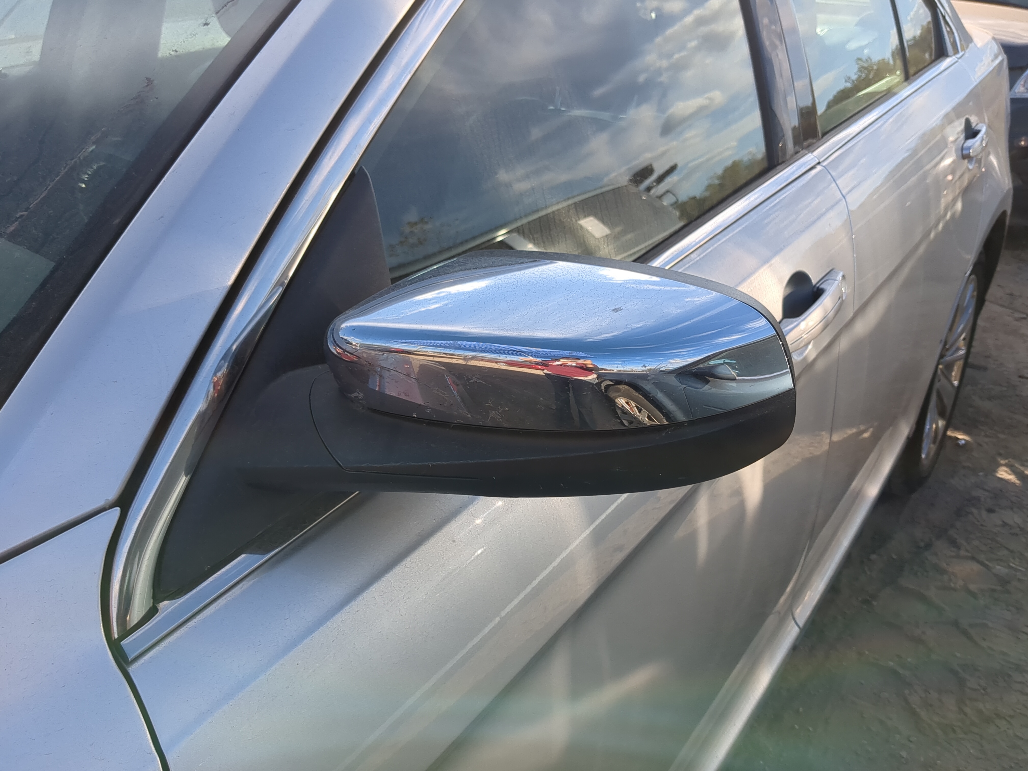 2010-2019 Ford Taurus Driver Left Side View Power Door Mirror 1198347 - Oemusedautoparts1.com