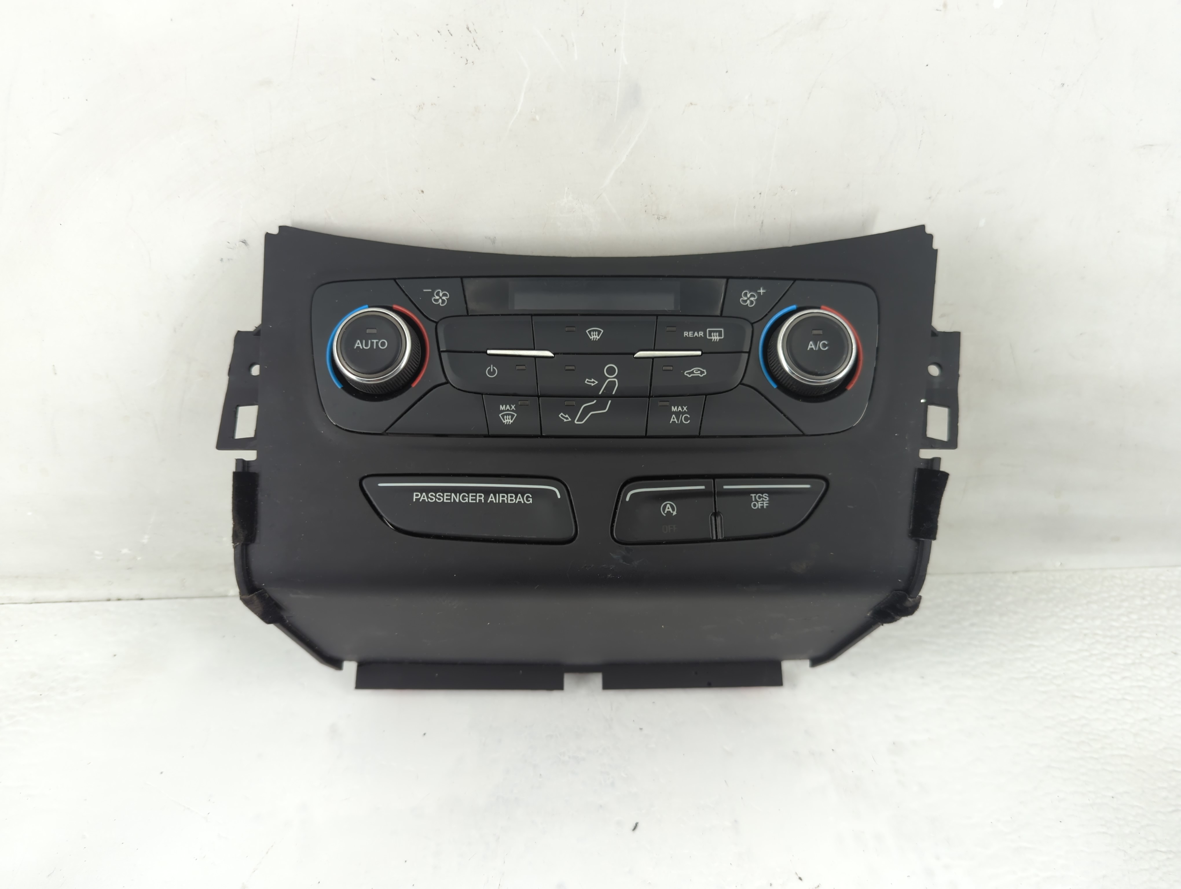 2017-2017 Ford Escape Ac Heater Climate Control Gj5t-18c612-ea 1198597 - Oemusedautoparts1.com